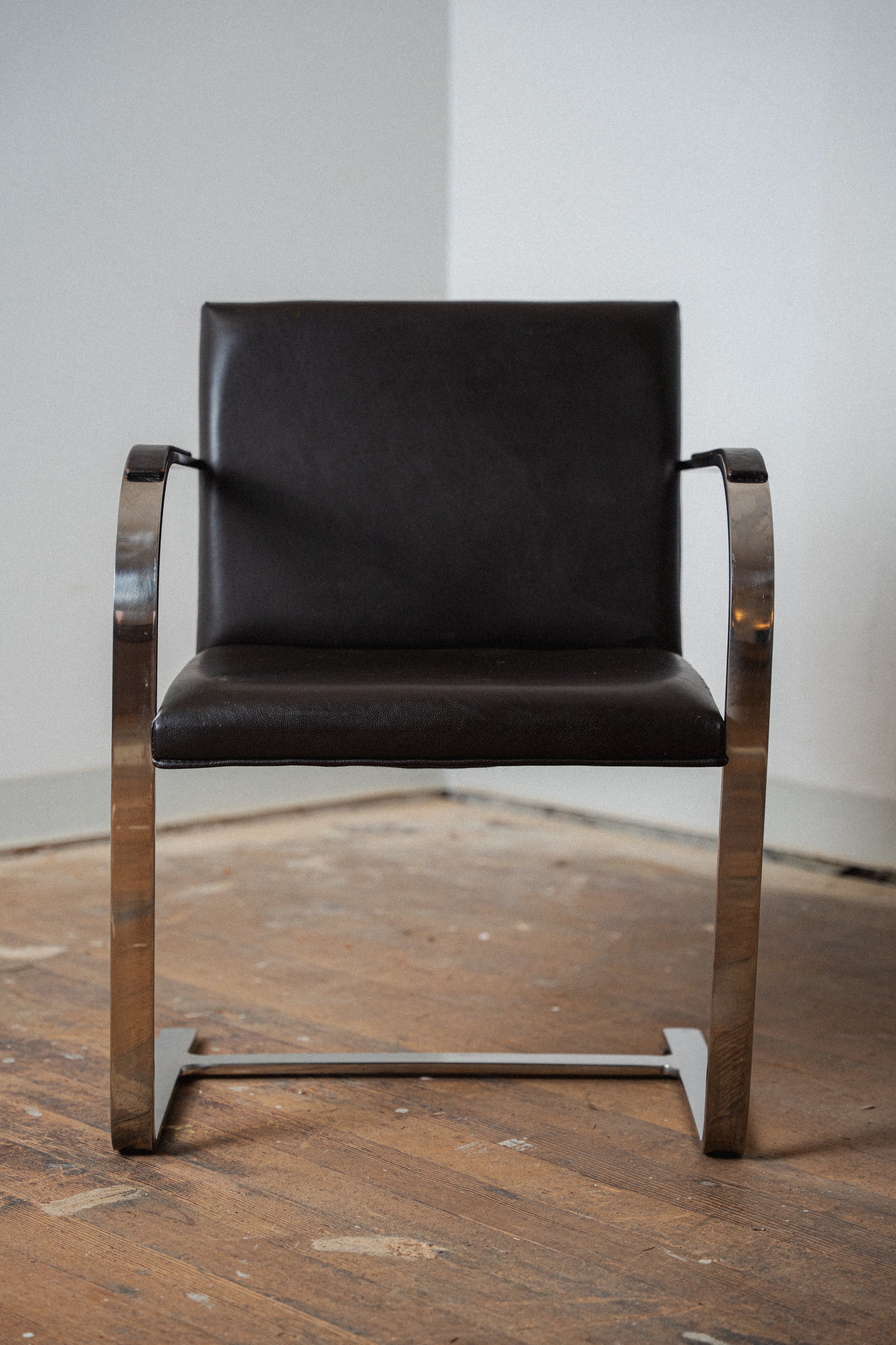 Pair of Knoll Flat Bar BRNO Chairs by Ludwig Mies Van Der Rohe