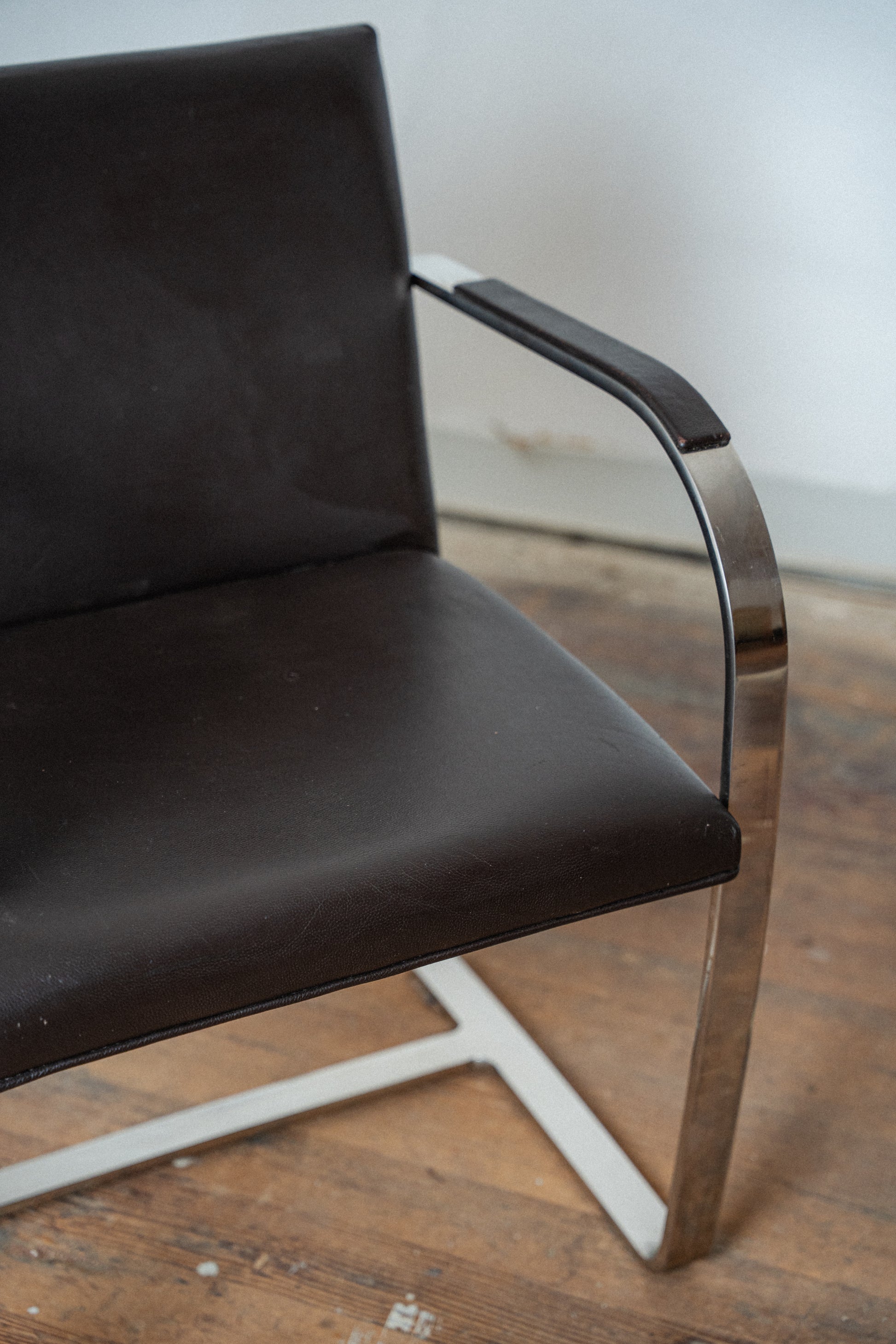 Pair of Knoll Flat Bar BRNO Chairs by Ludwig Mies Van Der Rohe