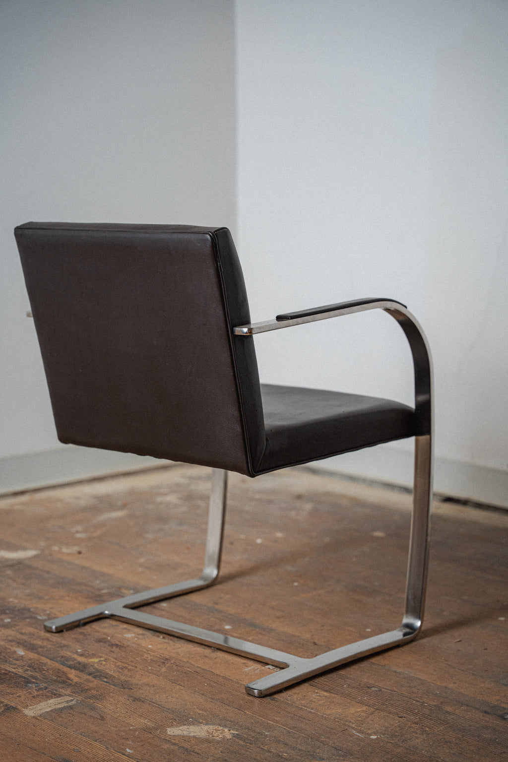 Pair of Knoll Flat Bar BRNO Chairs by Ludwig Mies Van Der Rohe