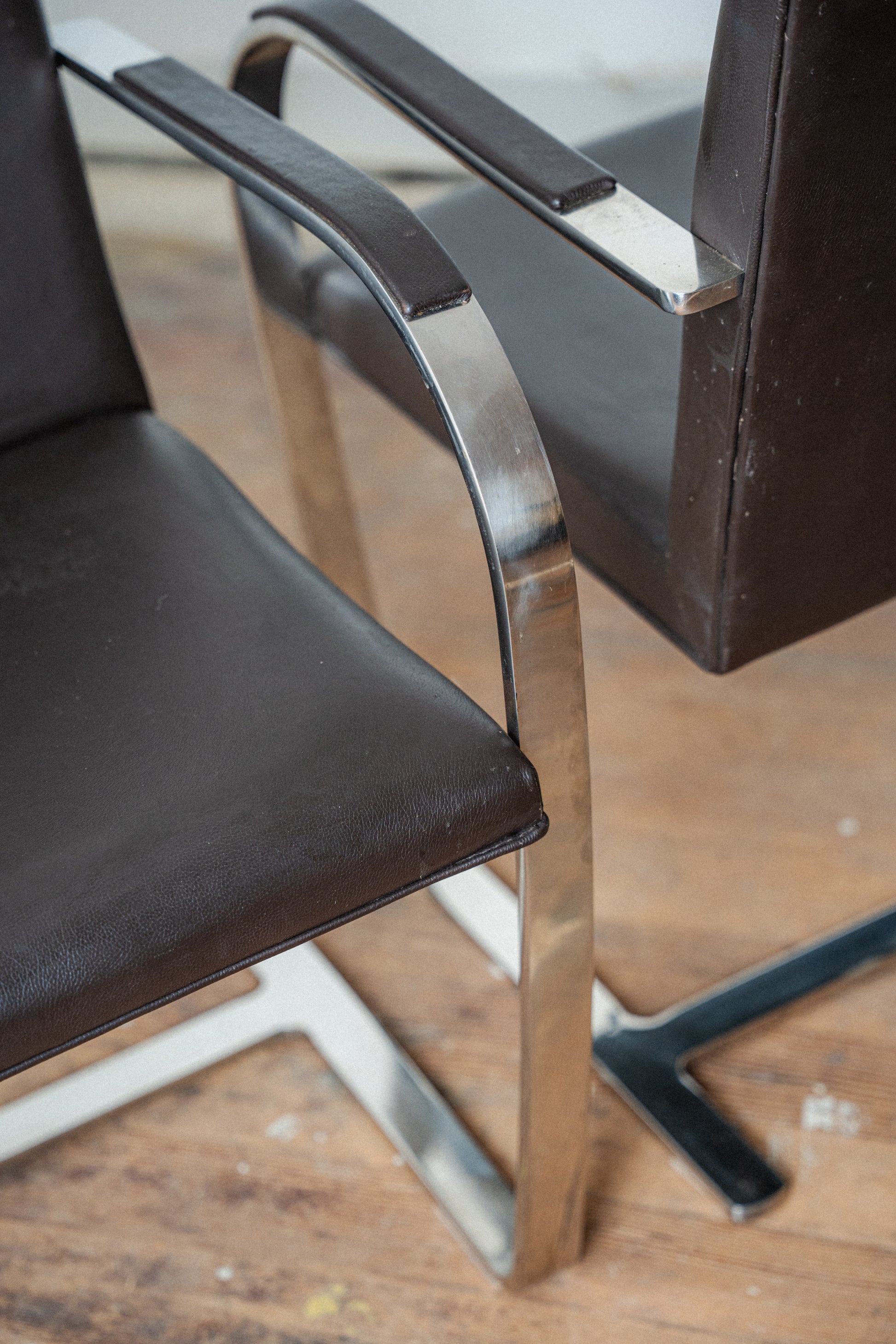 Pair of Knoll Flat Bar BRNO Chairs by Ludwig Mies Van Der Rohe