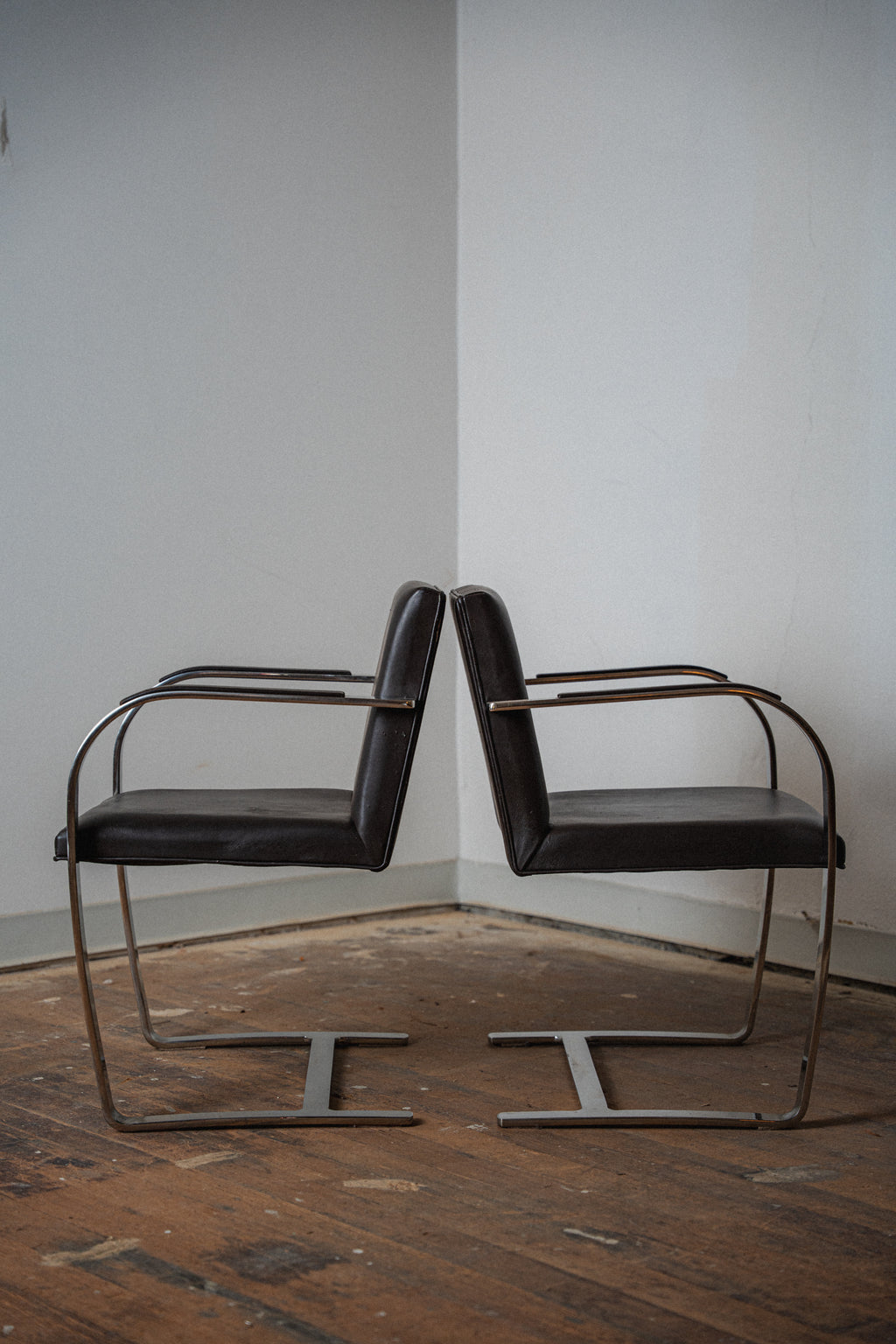 Pair of Knoll Flat Bar BRNO Chairs by Ludwig Mies Van Der Rohe