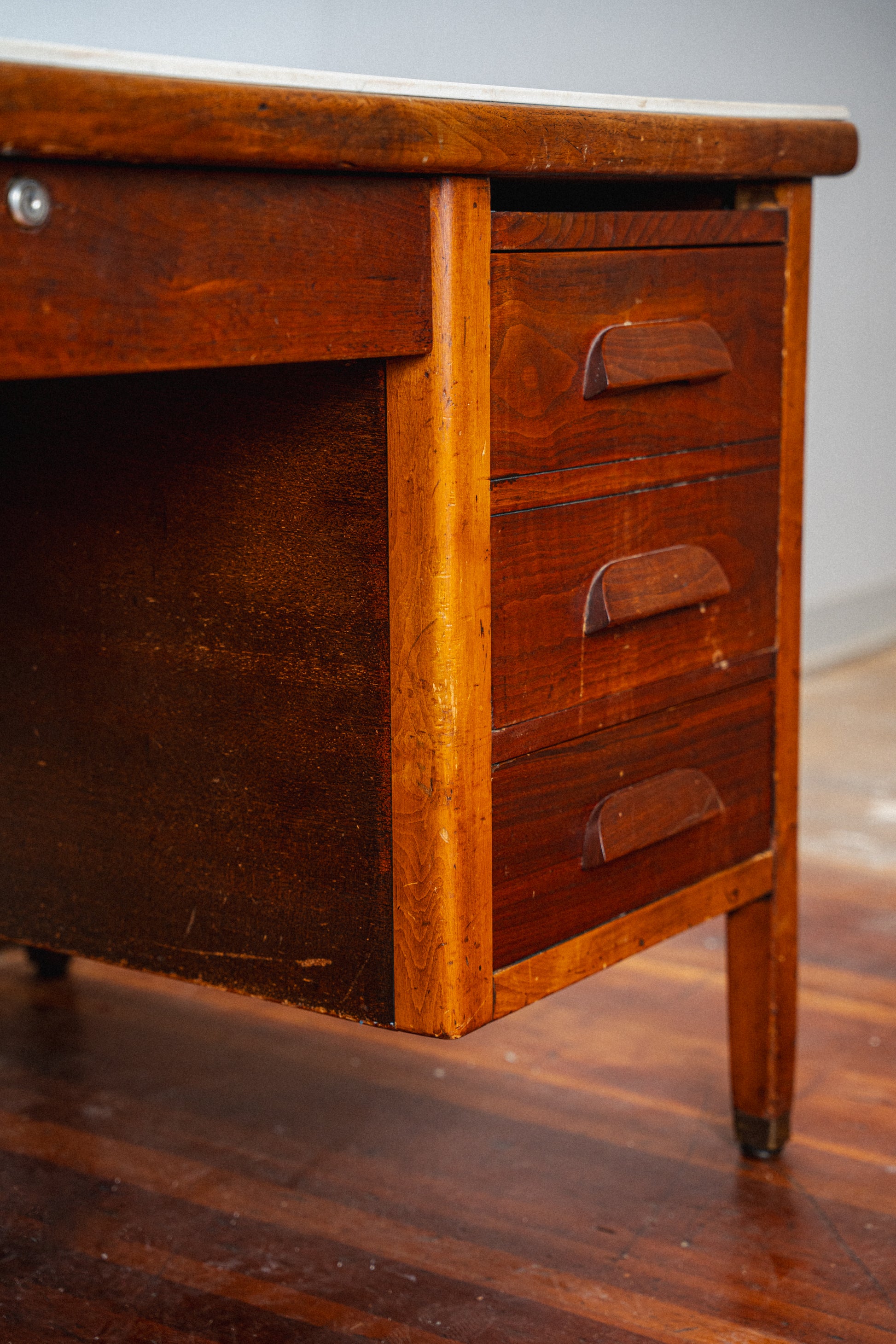Early 20th Century Travertine-topped Mahogany Desk