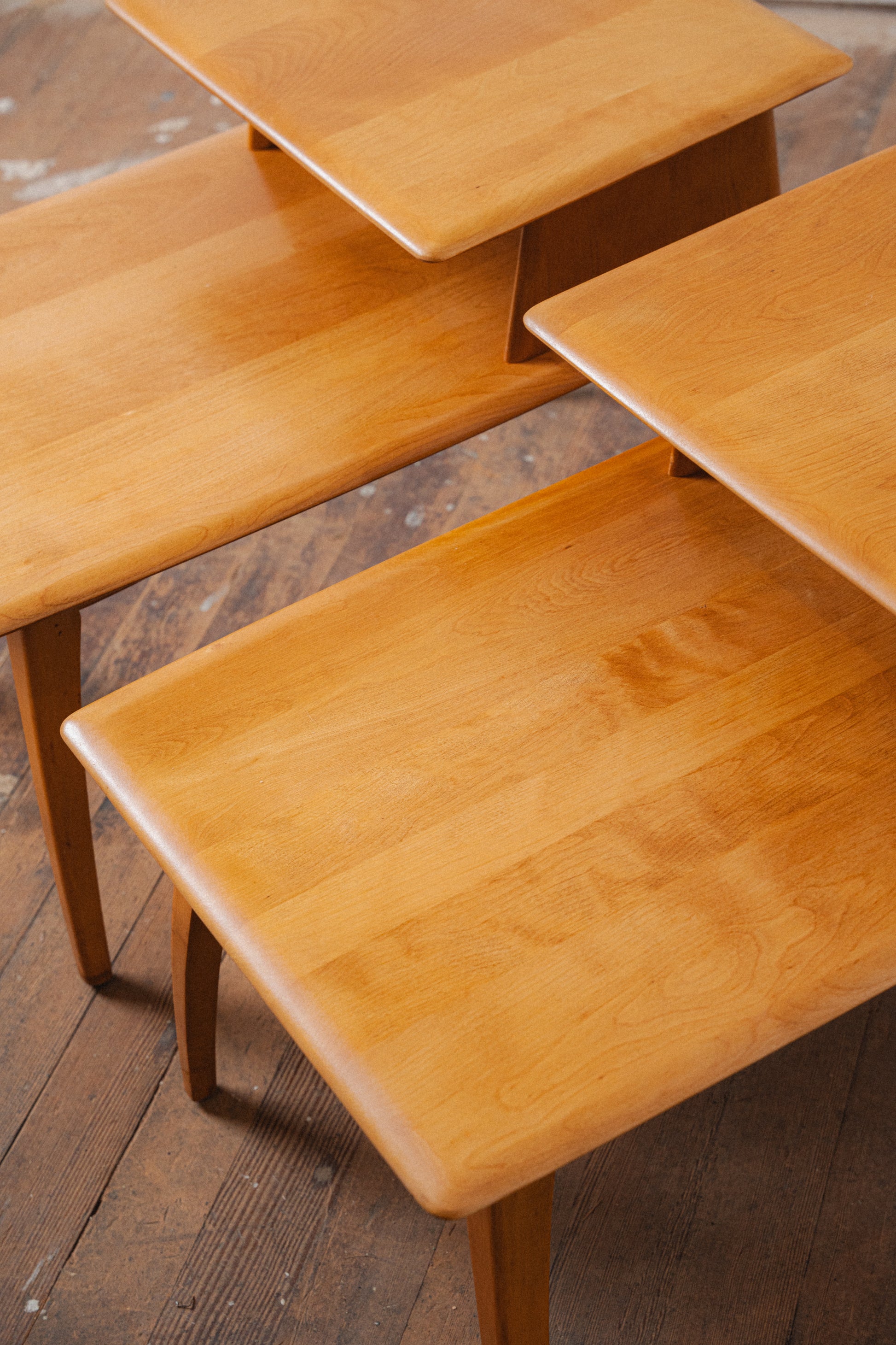 Pair of Restored Tiered Side Tables by Heywood-Wakefield