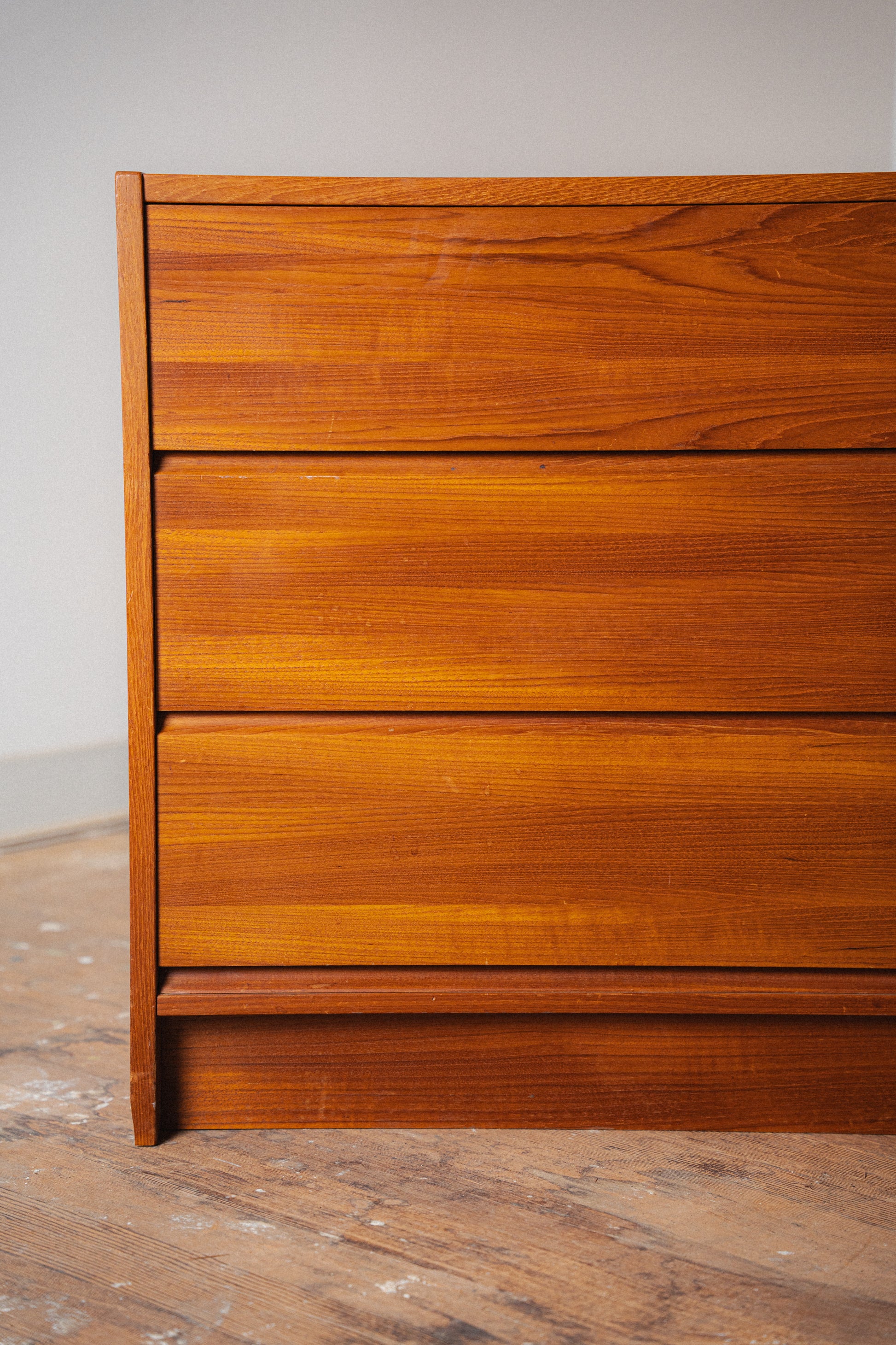 Danish Teak Dovetail 9-Drawer Dresser by Del-Teet
