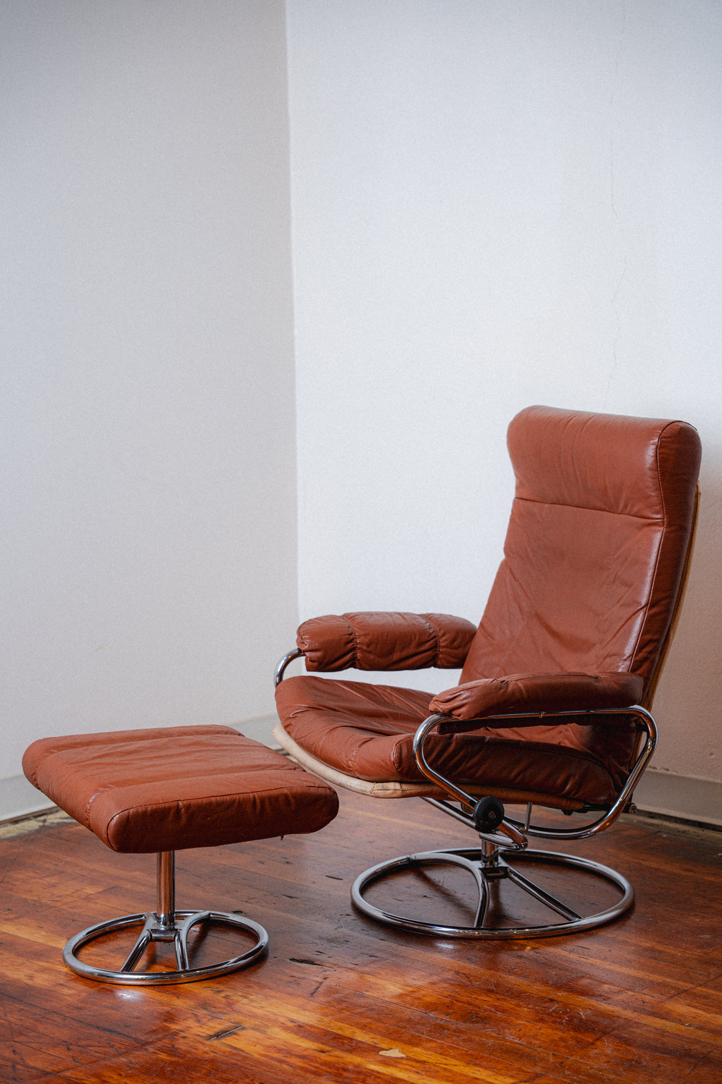 Ekornes Stressless Lounge Chair + Ottoman