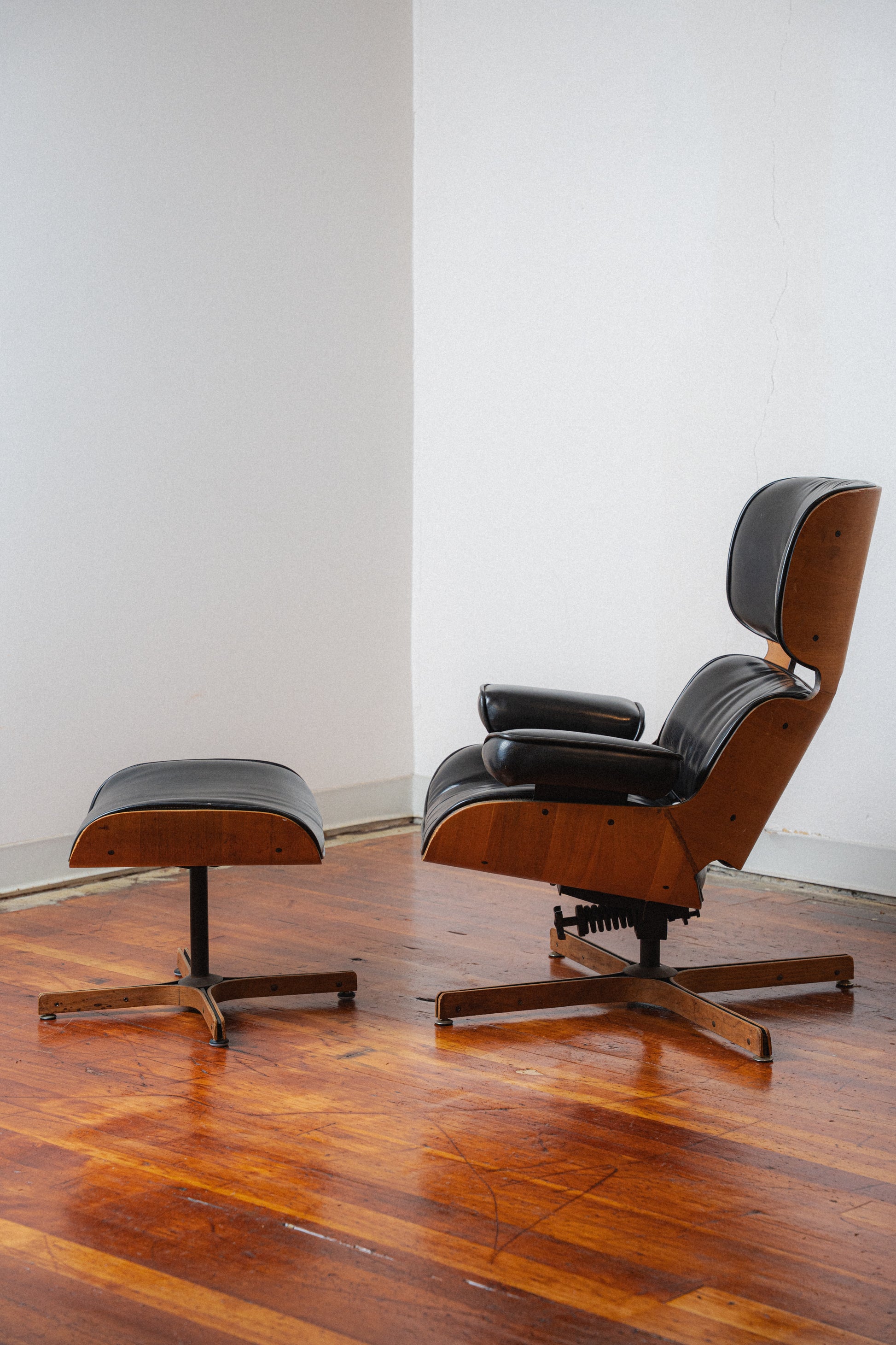 Mr. Chair w/ Ottoman by George Mulhauser for Plycraft