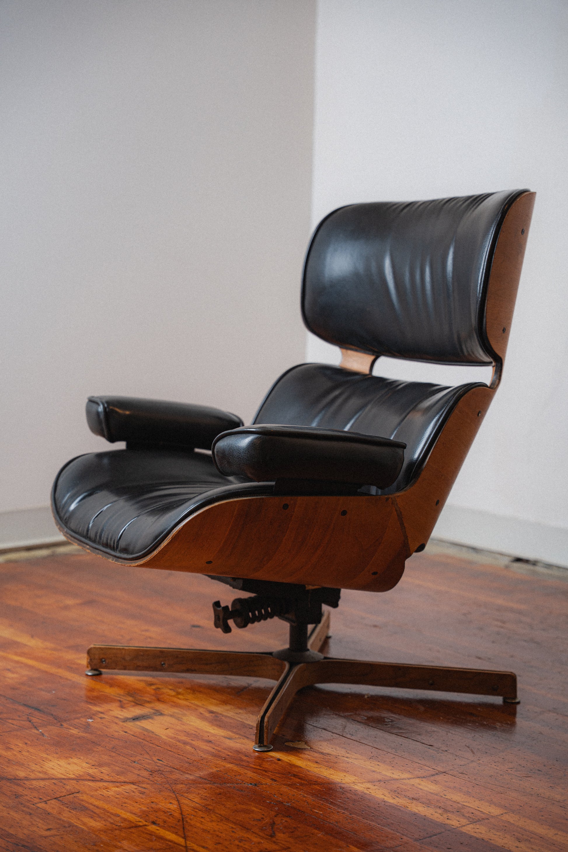 Mr. Chair w/ Ottoman by George Mulhauser for Plycraft