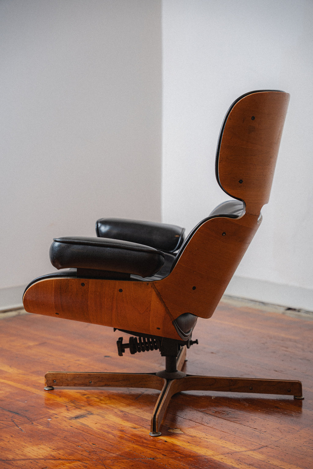 Mr. Chair w/ Ottoman by George Mulhauser for Plycraft