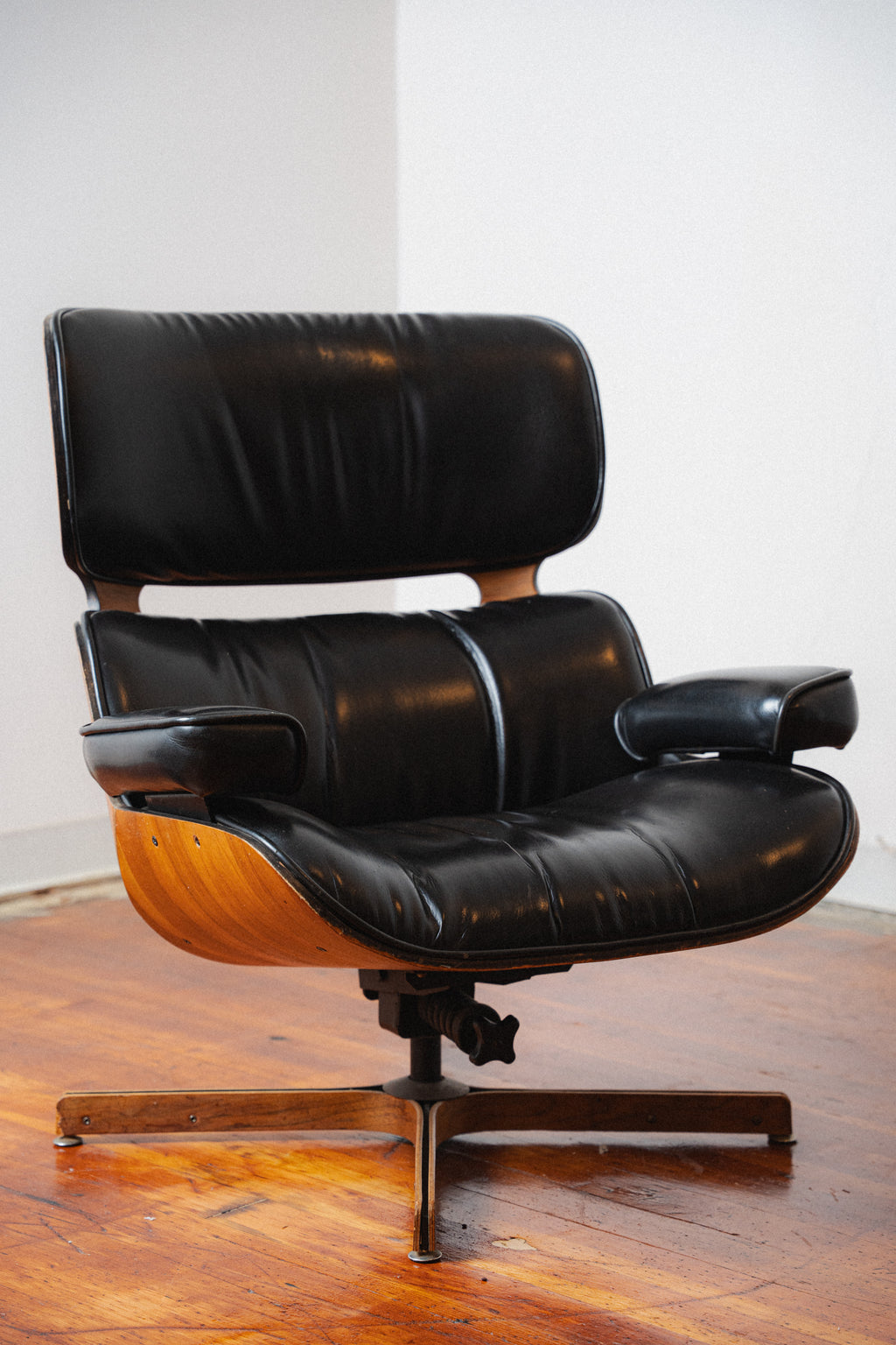 Mr. Chair w/ Ottoman by George Mulhauser for Plycraft