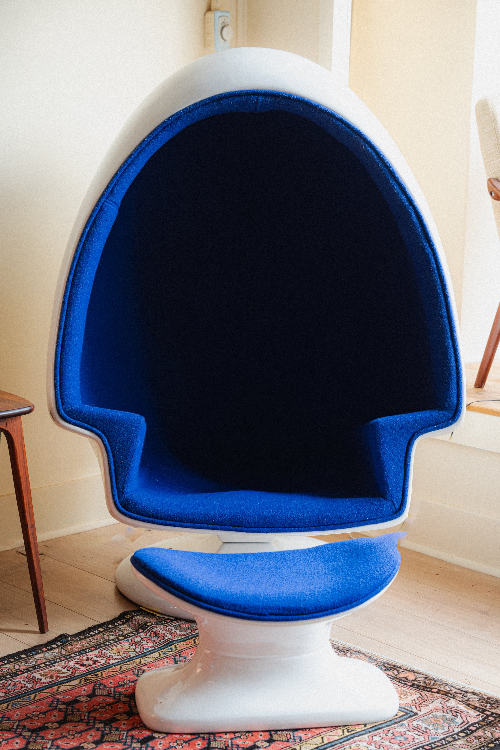 Atomic Era Egg Chair w/ Ottoman