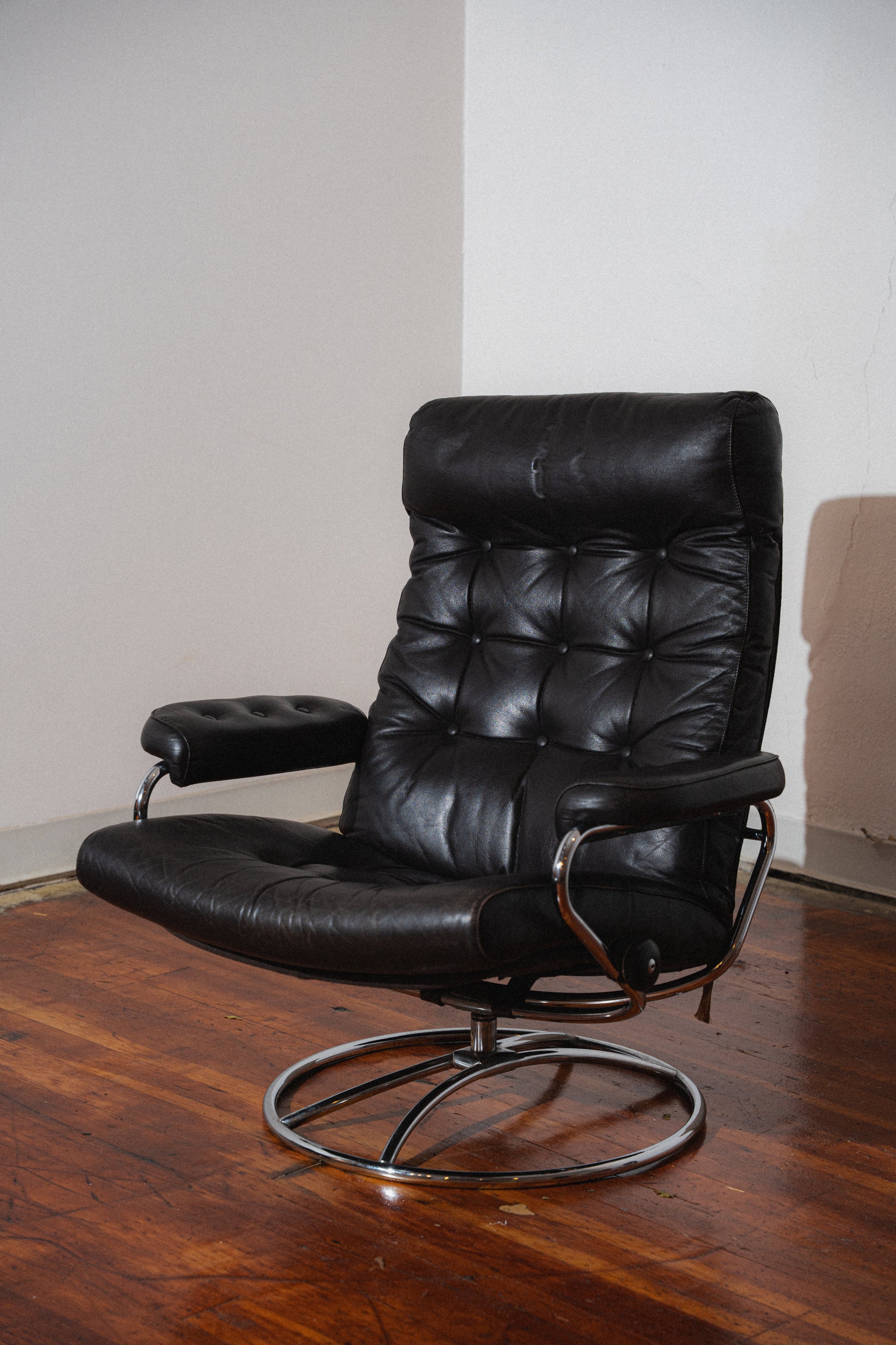 Ekornes Stressless Lounger w/ Ottoman
