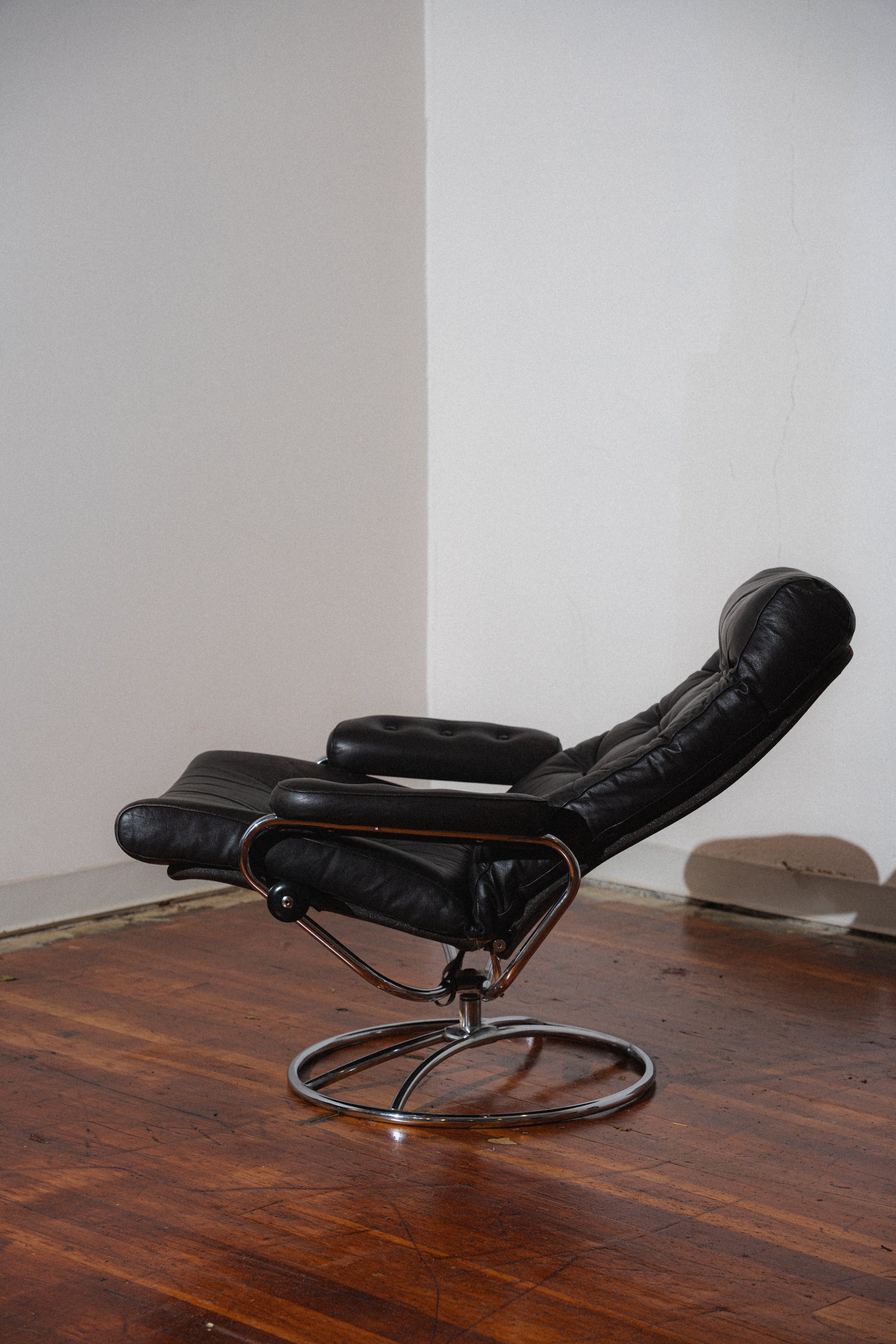 Ekornes Stressless Lounger w/ Ottoman