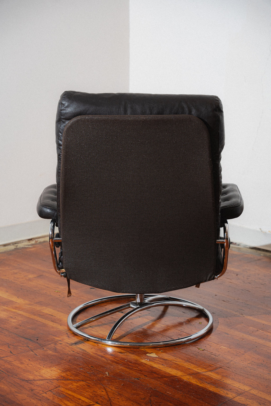 Ekornes Stressless Lounger w/ Ottoman