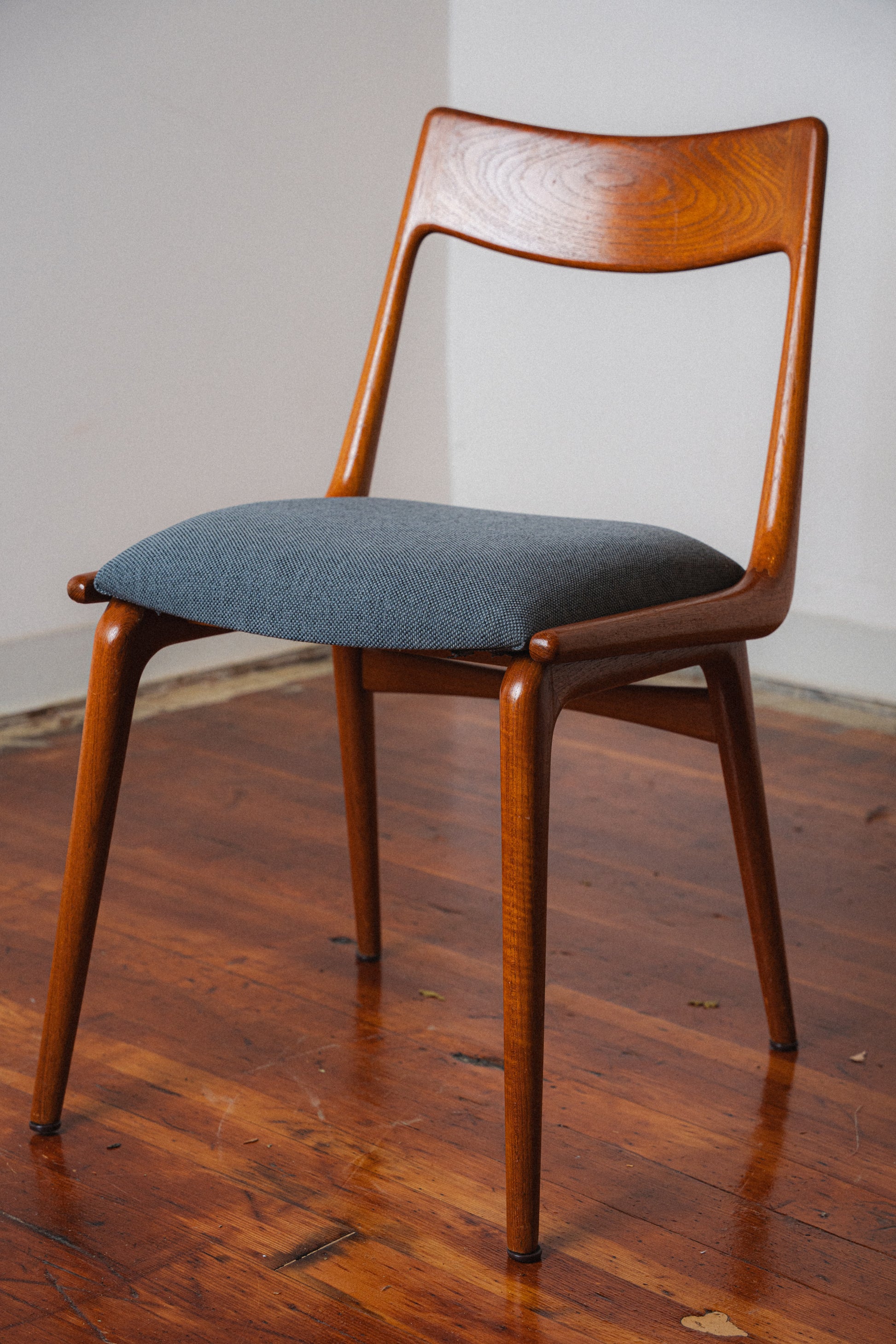 Alfred Christensen  "Boomerang" Chairs, Model 370 for Slagelse Mobelfabrik (Pair)