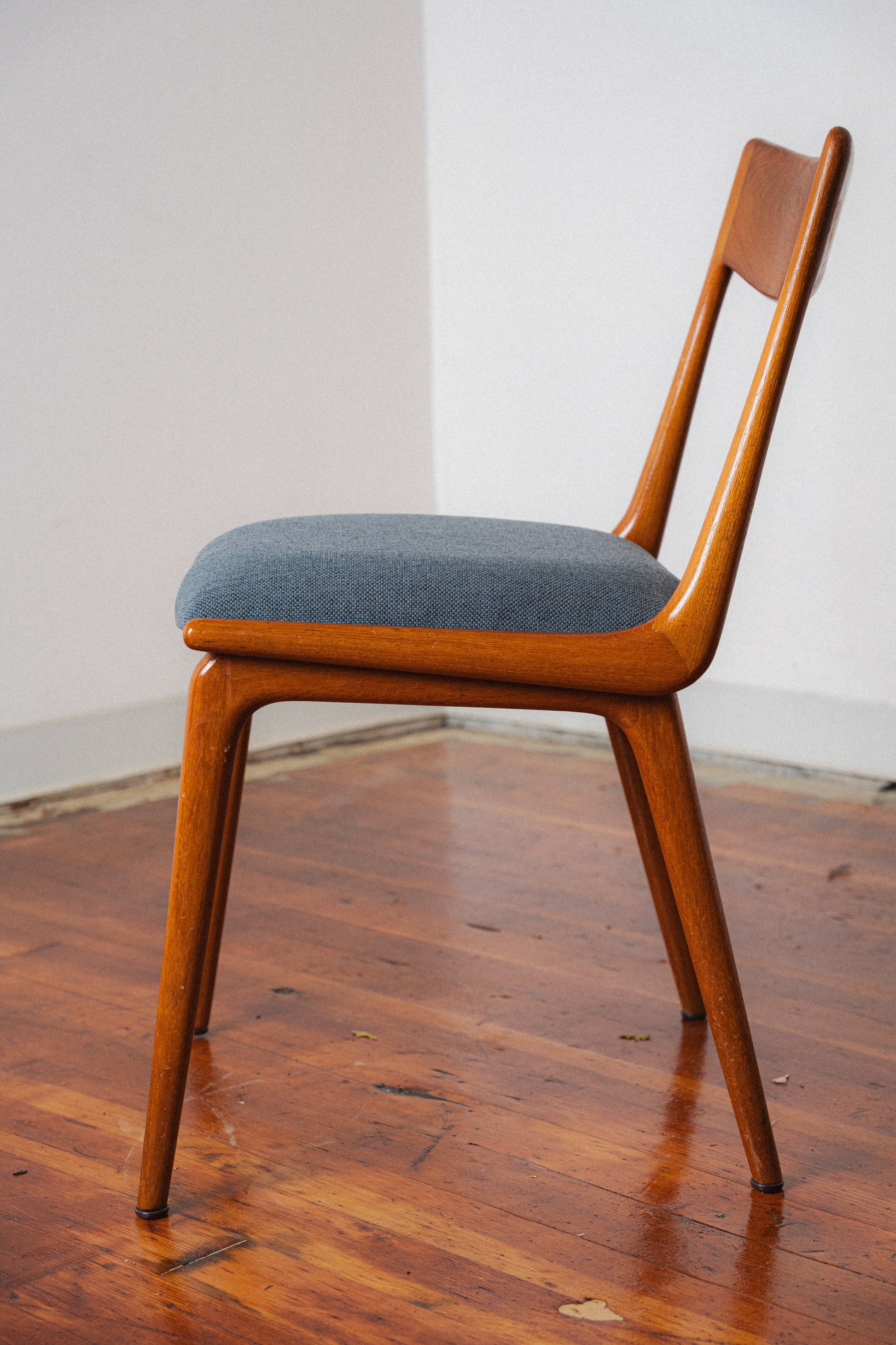 Alfred Christensen  "Boomerang" Chairs, Model 370 for Slagelse Mobelfabrik (Pair)