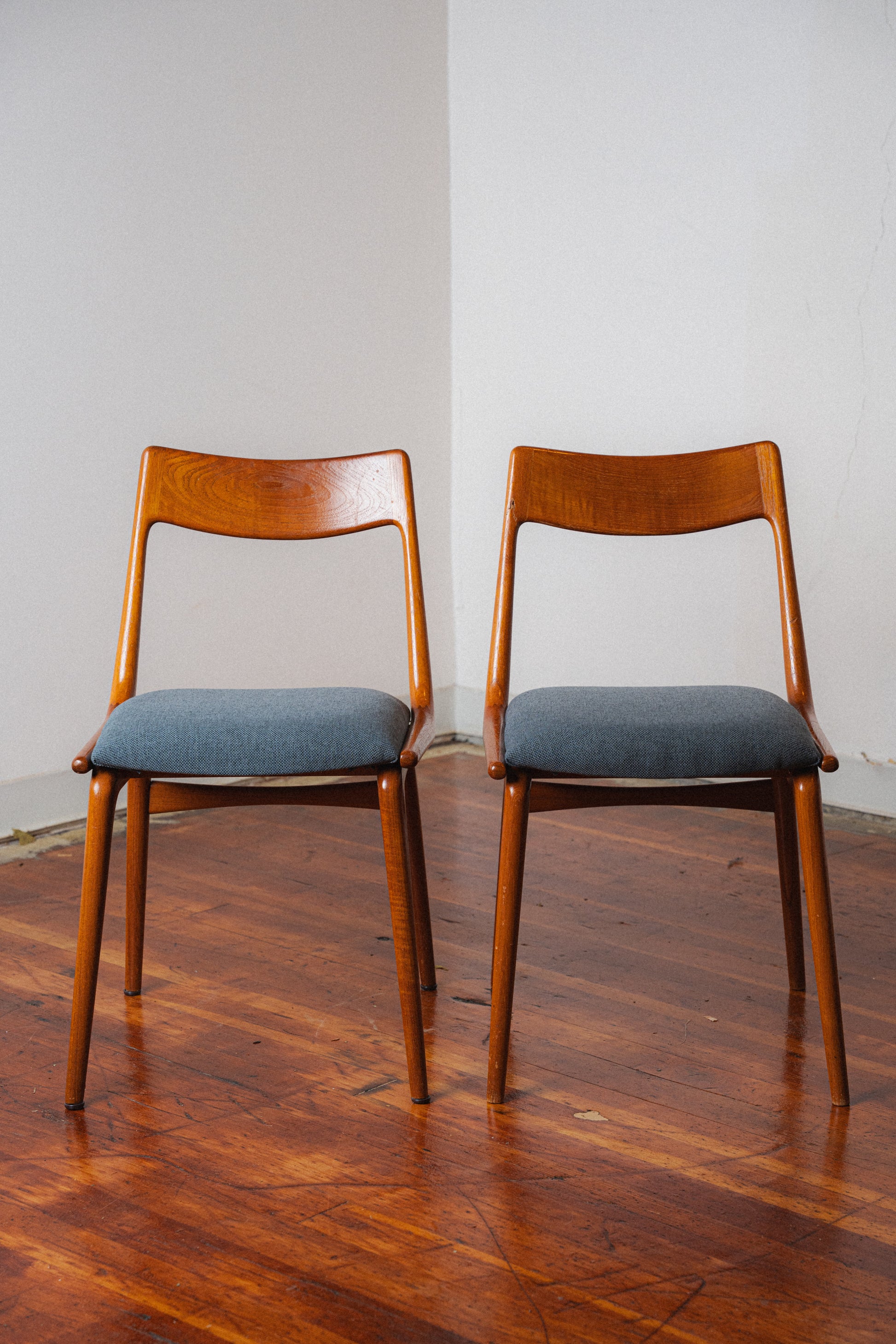 Alfred Christensen  "Boomerang" Chairs, Model 370 for Slagelse Mobelfabrik (Pair)