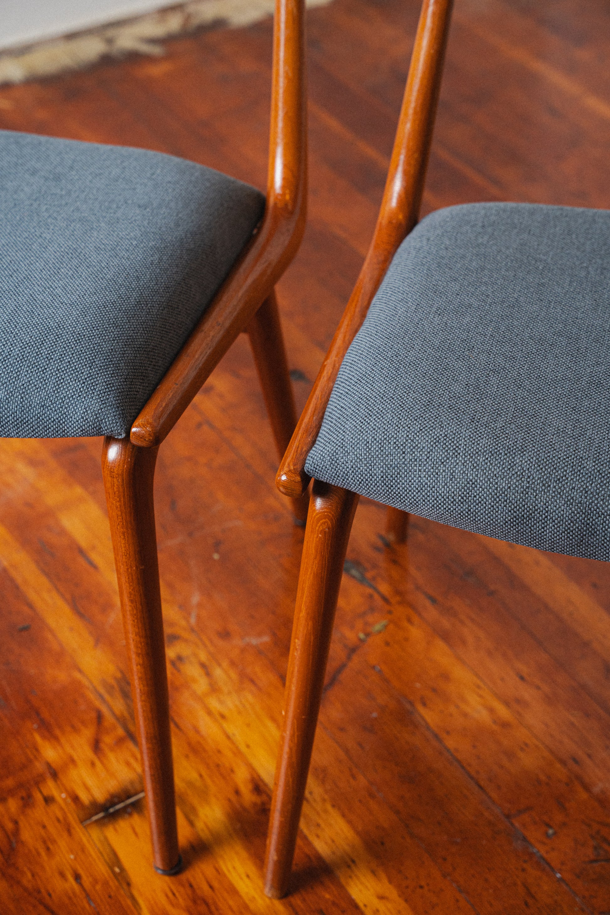 Alfred Christensen  "Boomerang" Chairs, Model 370 for Slagelse Mobelfabrik (Pair)