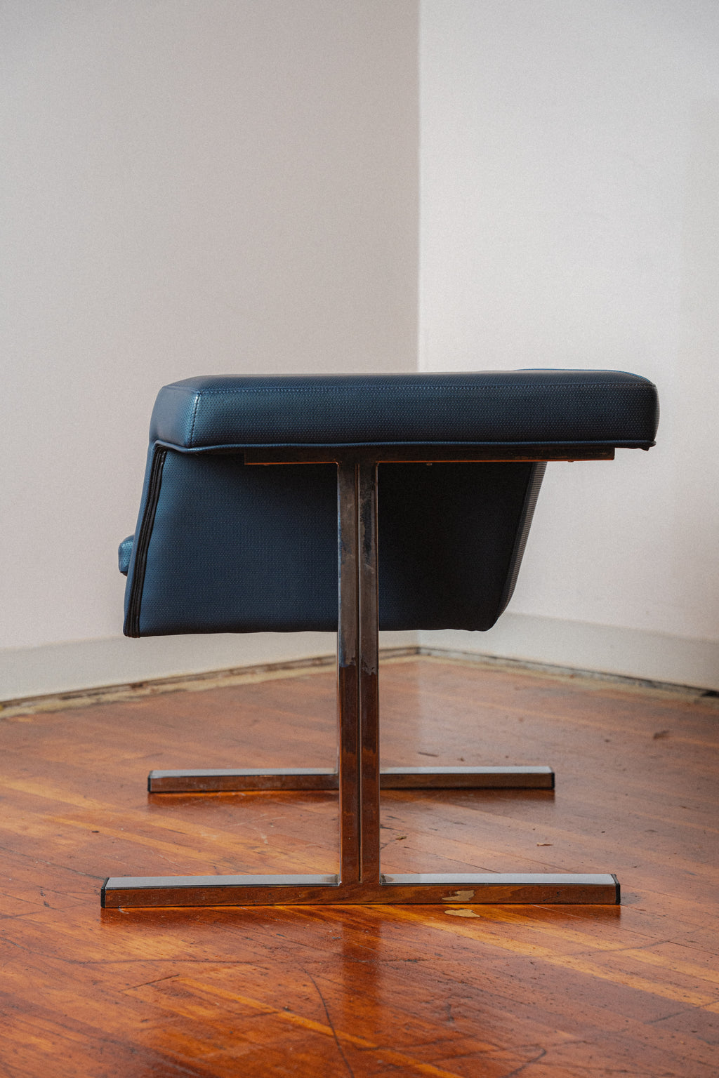 Battlestar Galactica Prop Lounge Chair