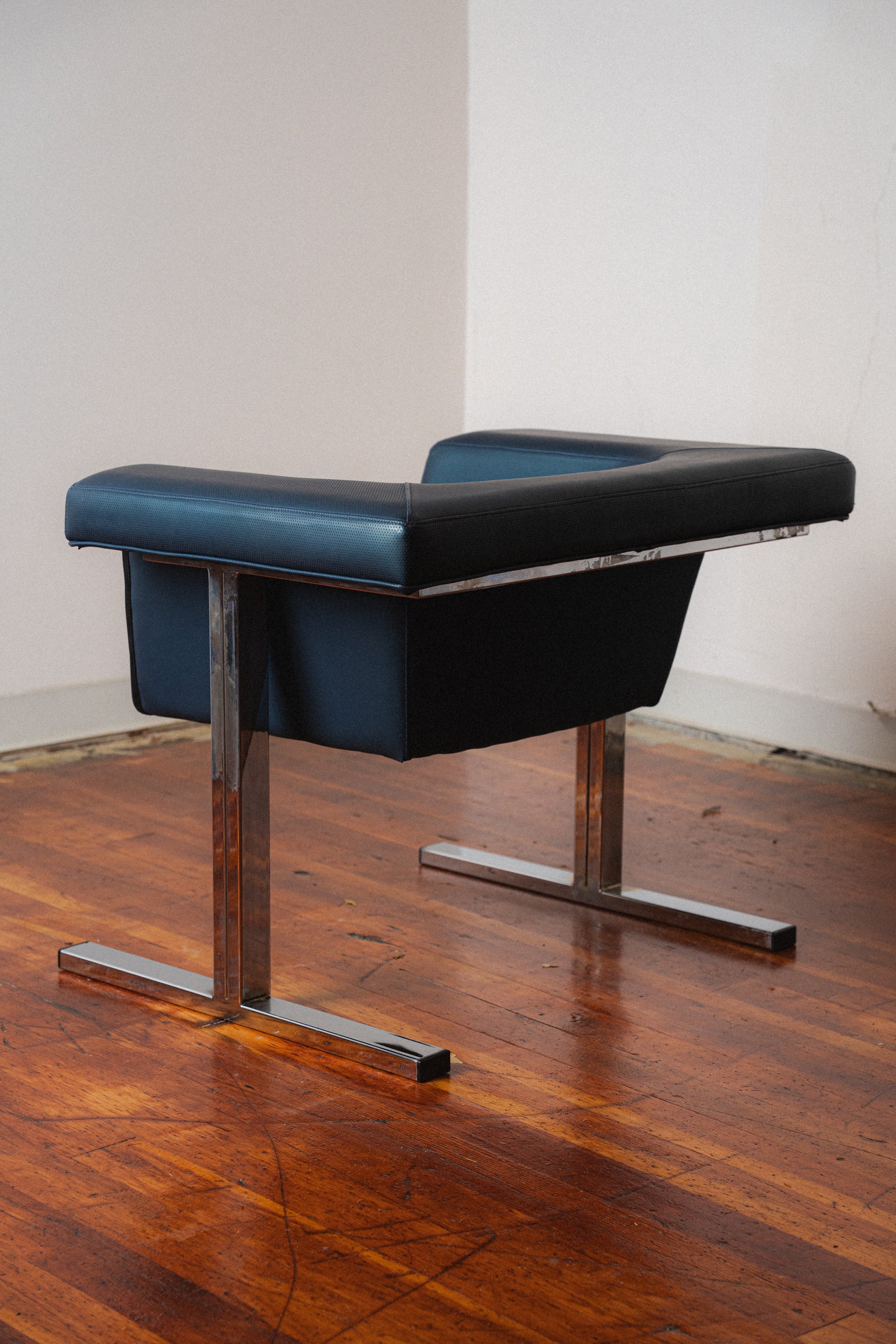 Battlestar Galactica Prop Lounge Chair