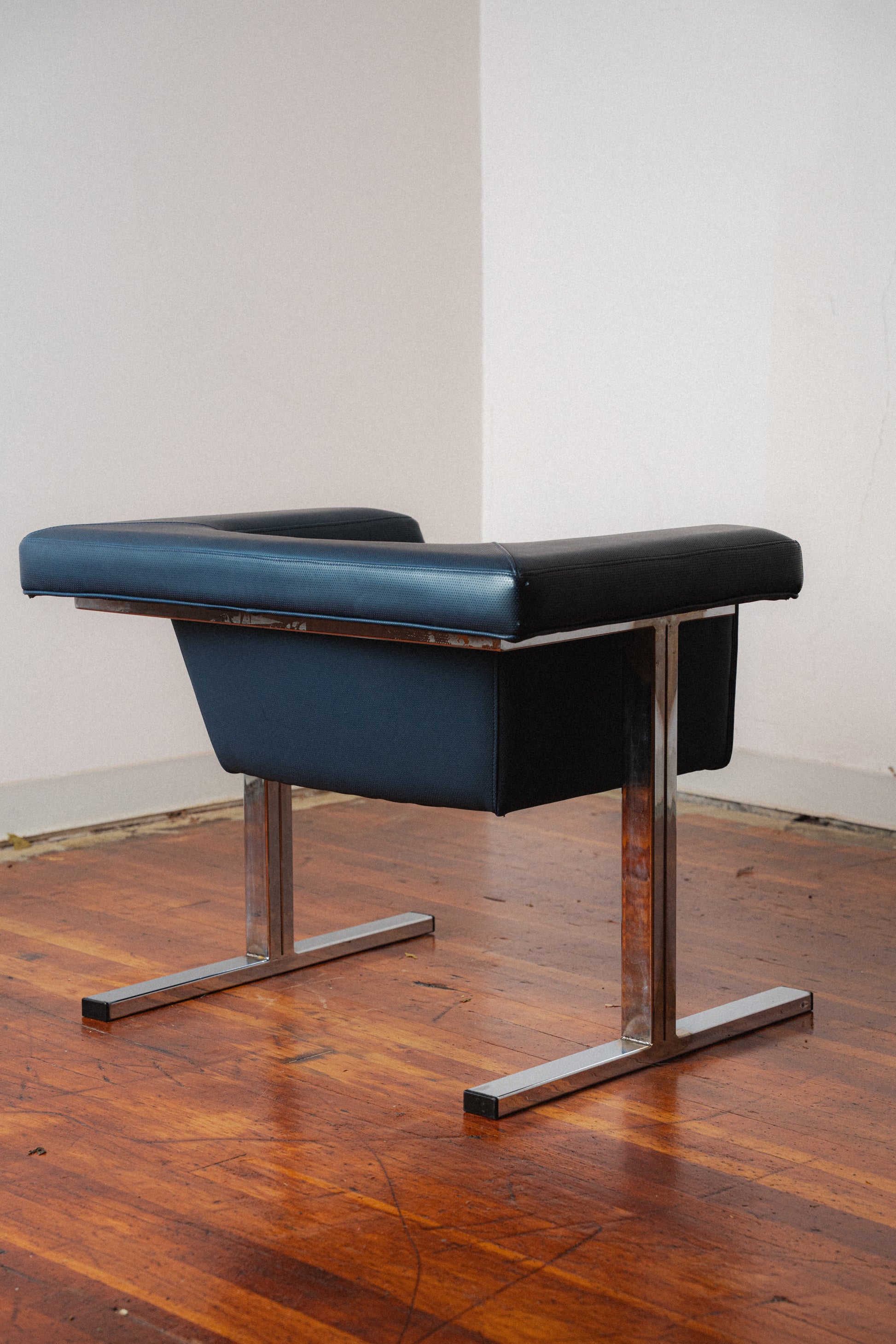 Battlestar Galactica Prop Lounge Chair