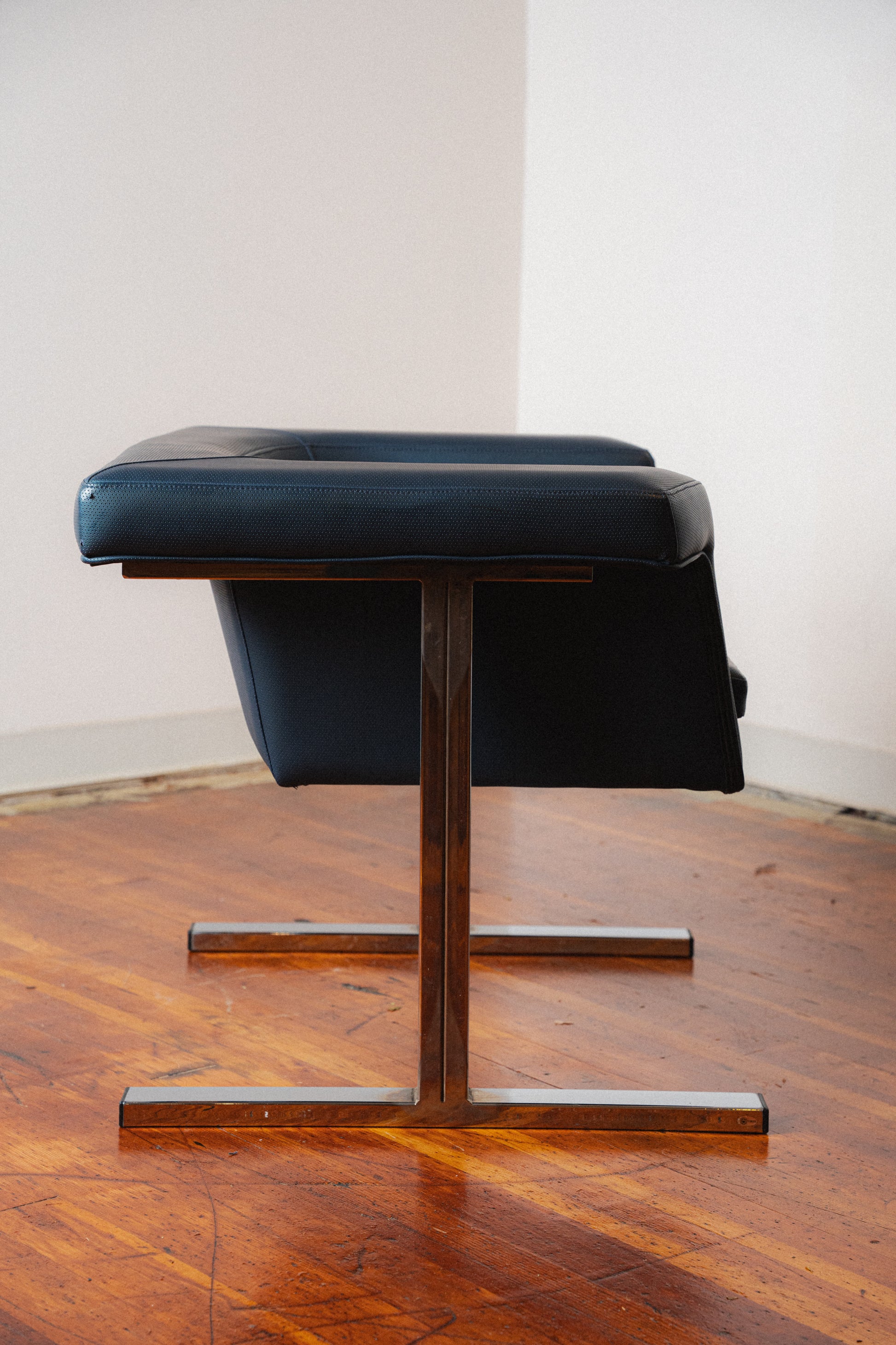 Battlestar Galactica Prop Lounge Chair