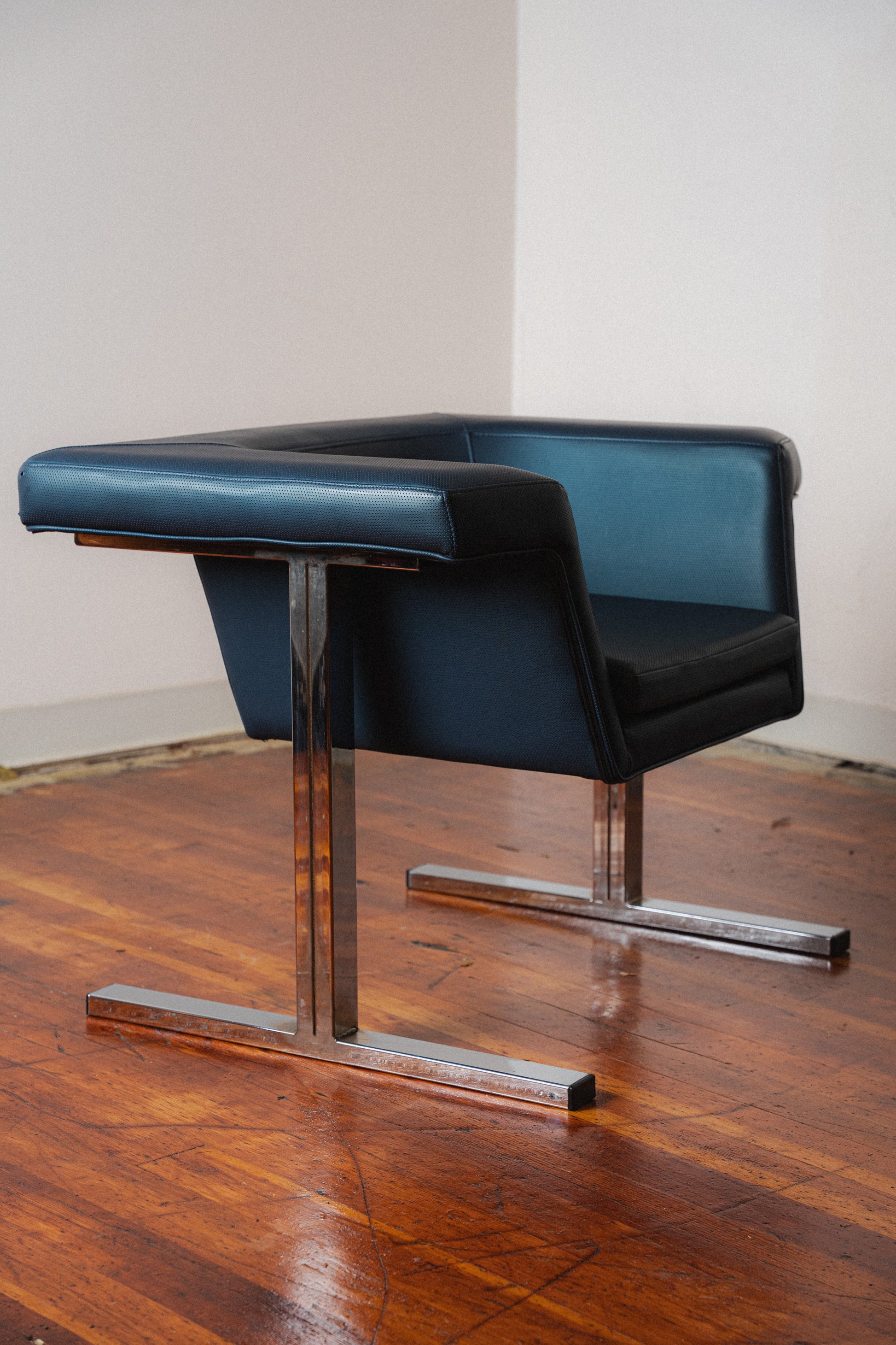 Battlestar Galactica Prop Lounge Chair