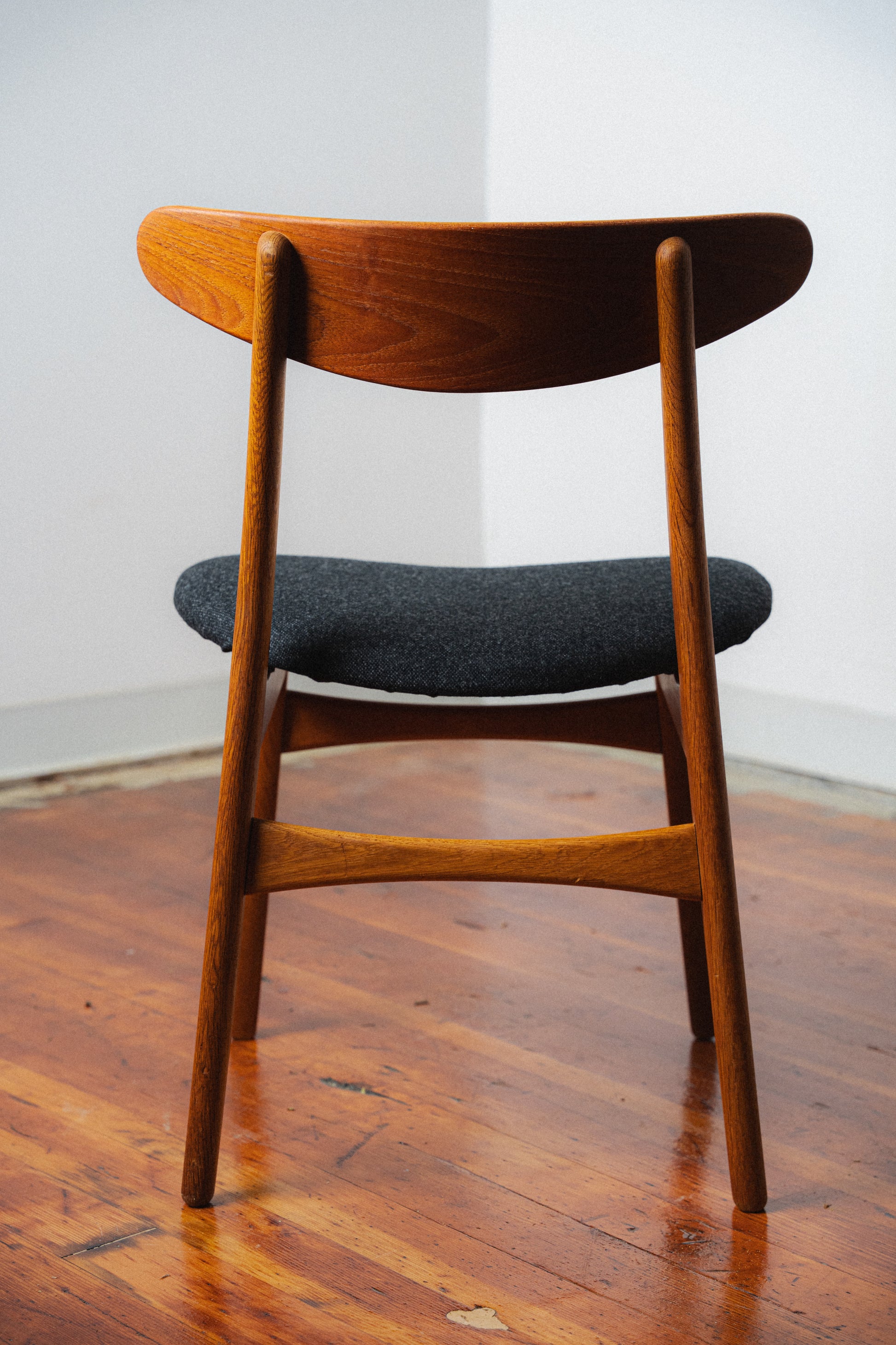 CH30 Chair by Hans Wegner for Carl Hansen & Son