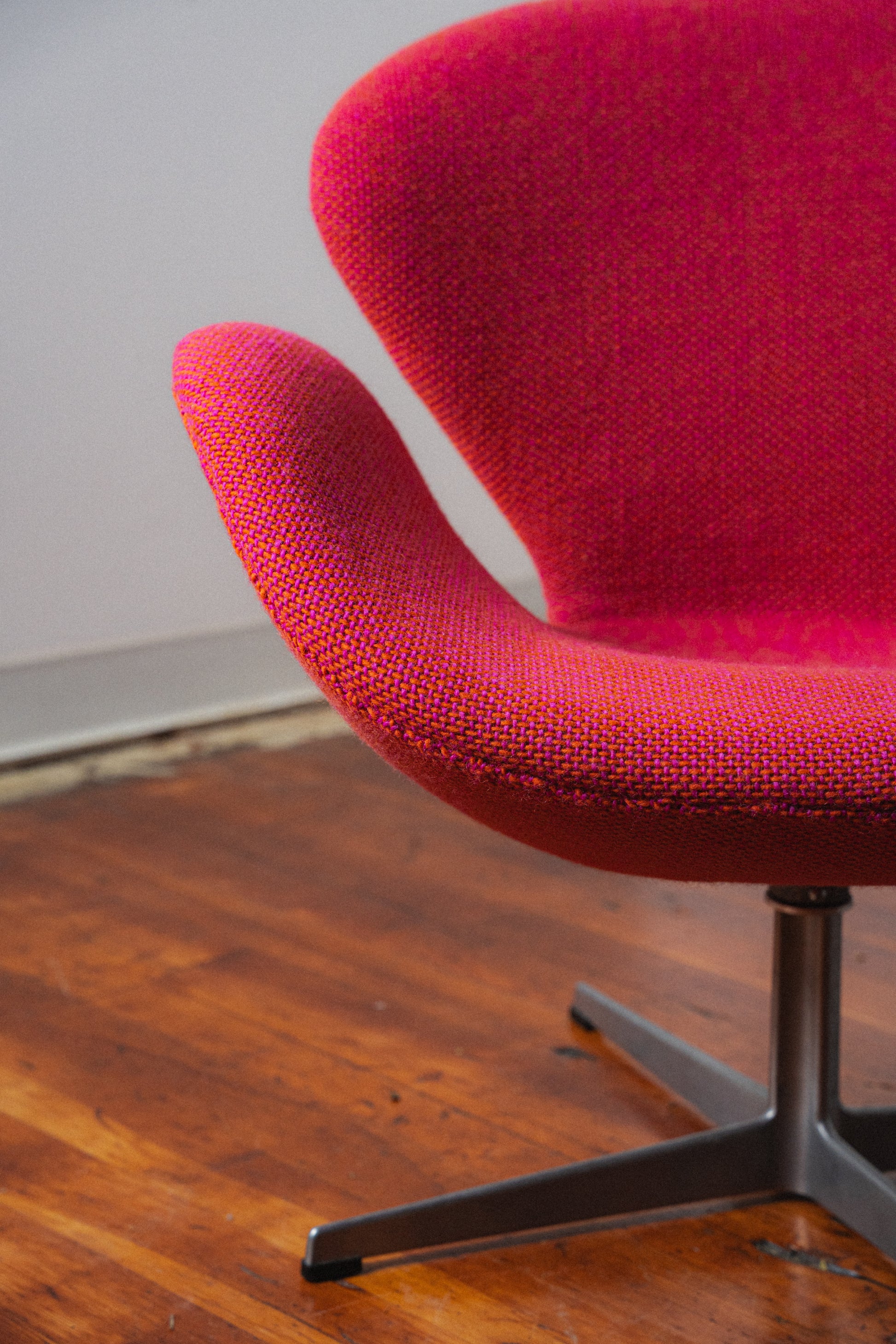 Swan Chair by Arne Jacobsen for Fritz Hansen