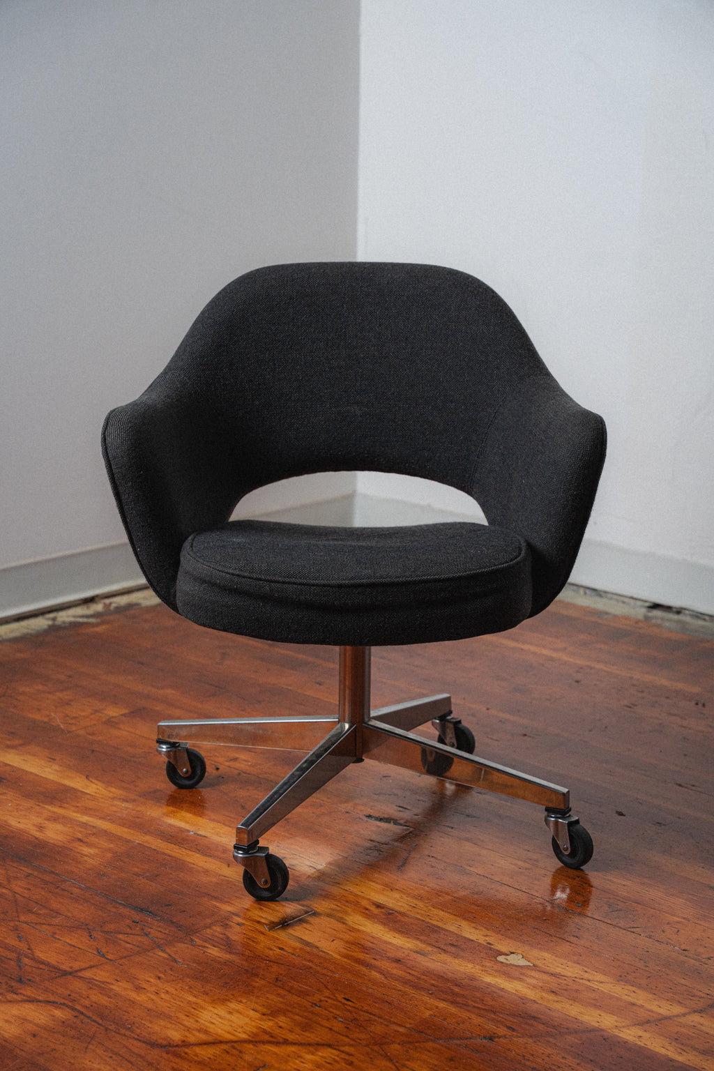 Executive Office Armchair by Eero Saarinen for Knoll