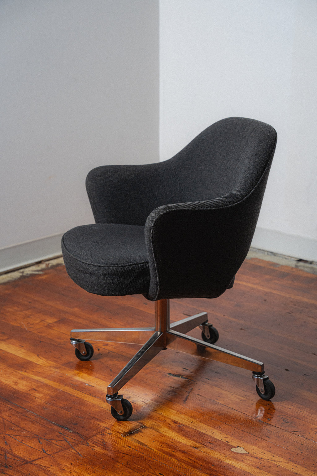 Executive Office Armchair by Eero Saarinen for Knoll