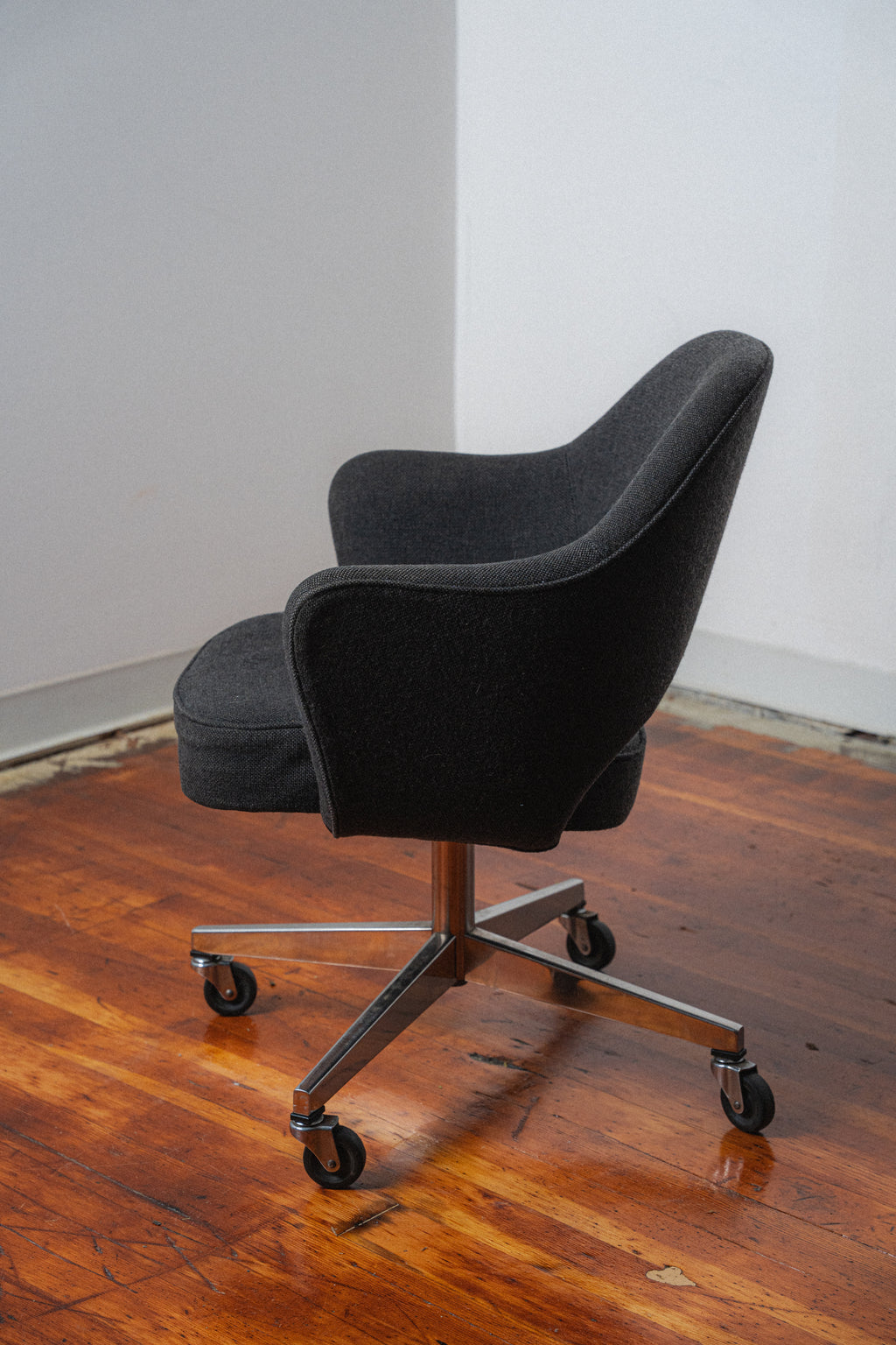 Executive Office Armchair by Eero Saarinen for Knoll