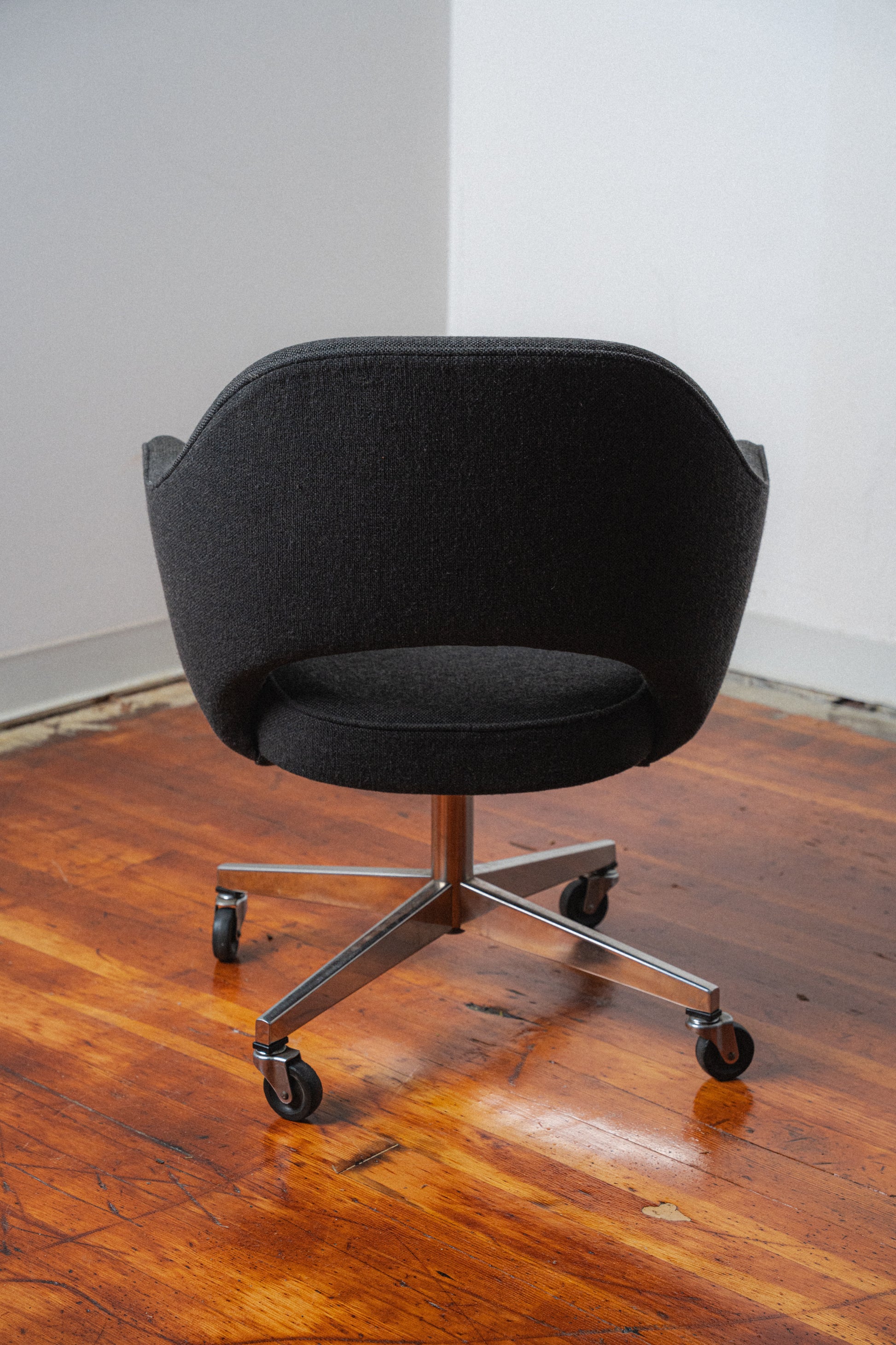 Executive Office Armchair by Eero Saarinen for Knoll
