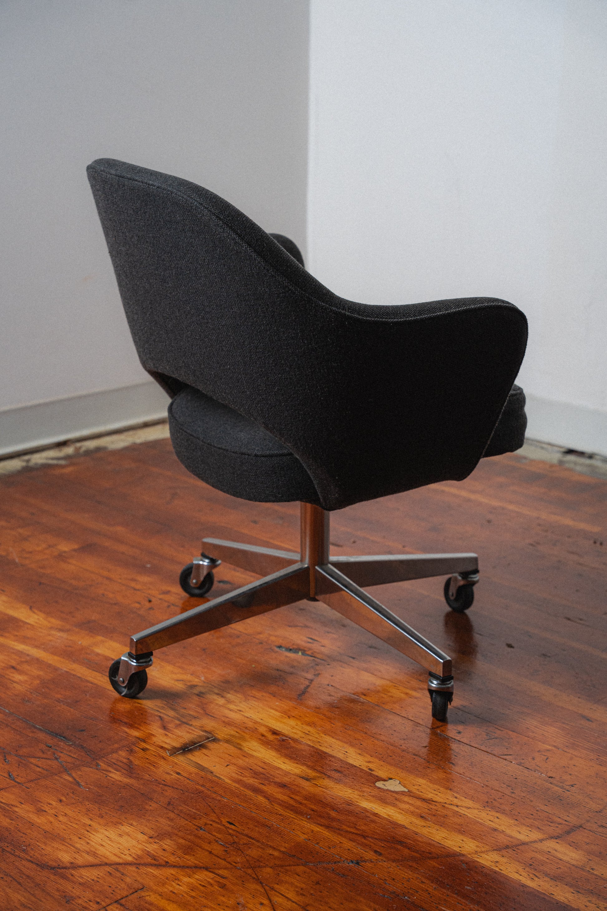 Executive Office Armchair by Eero Saarinen for Knoll
