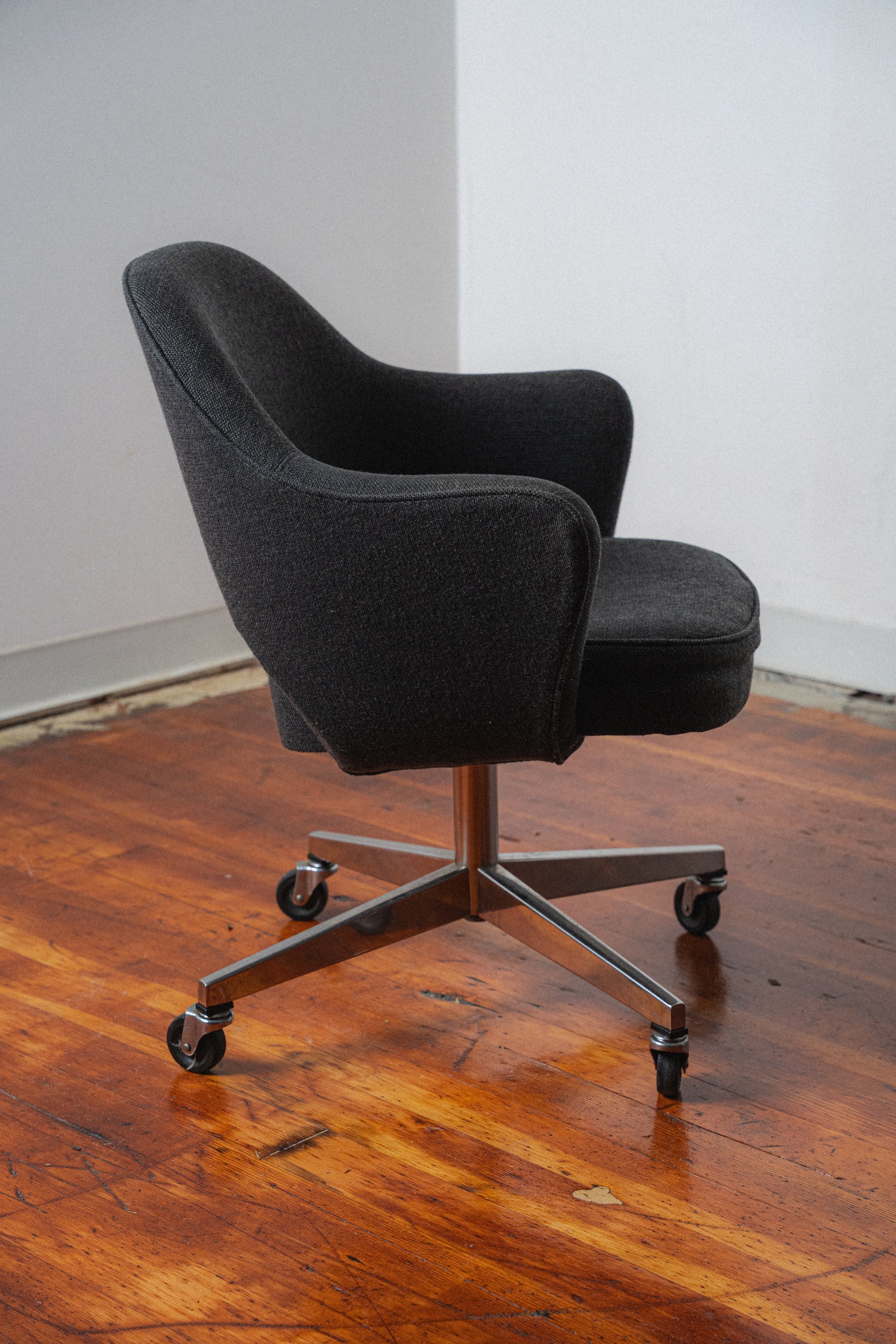 Executive Office Armchair by Eero Saarinen for Knoll