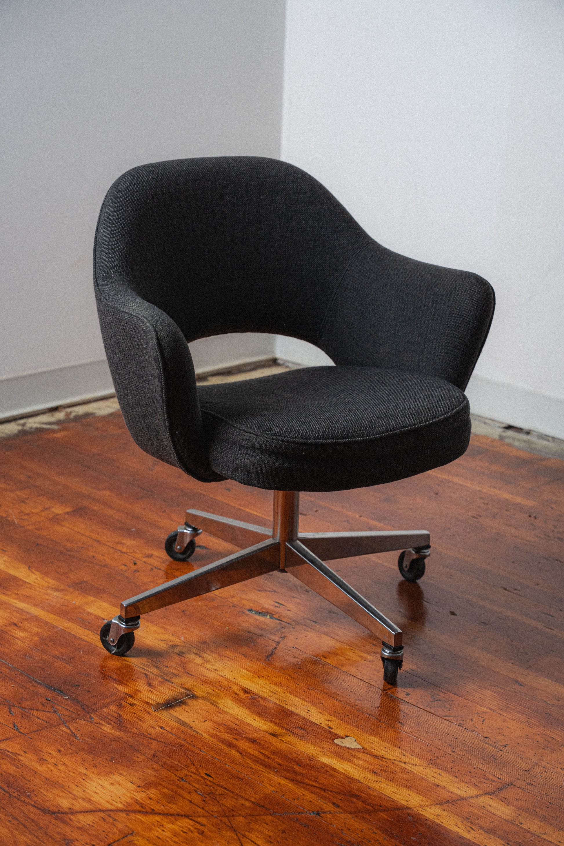 Executive Office Armchair by Eero Saarinen for Knoll