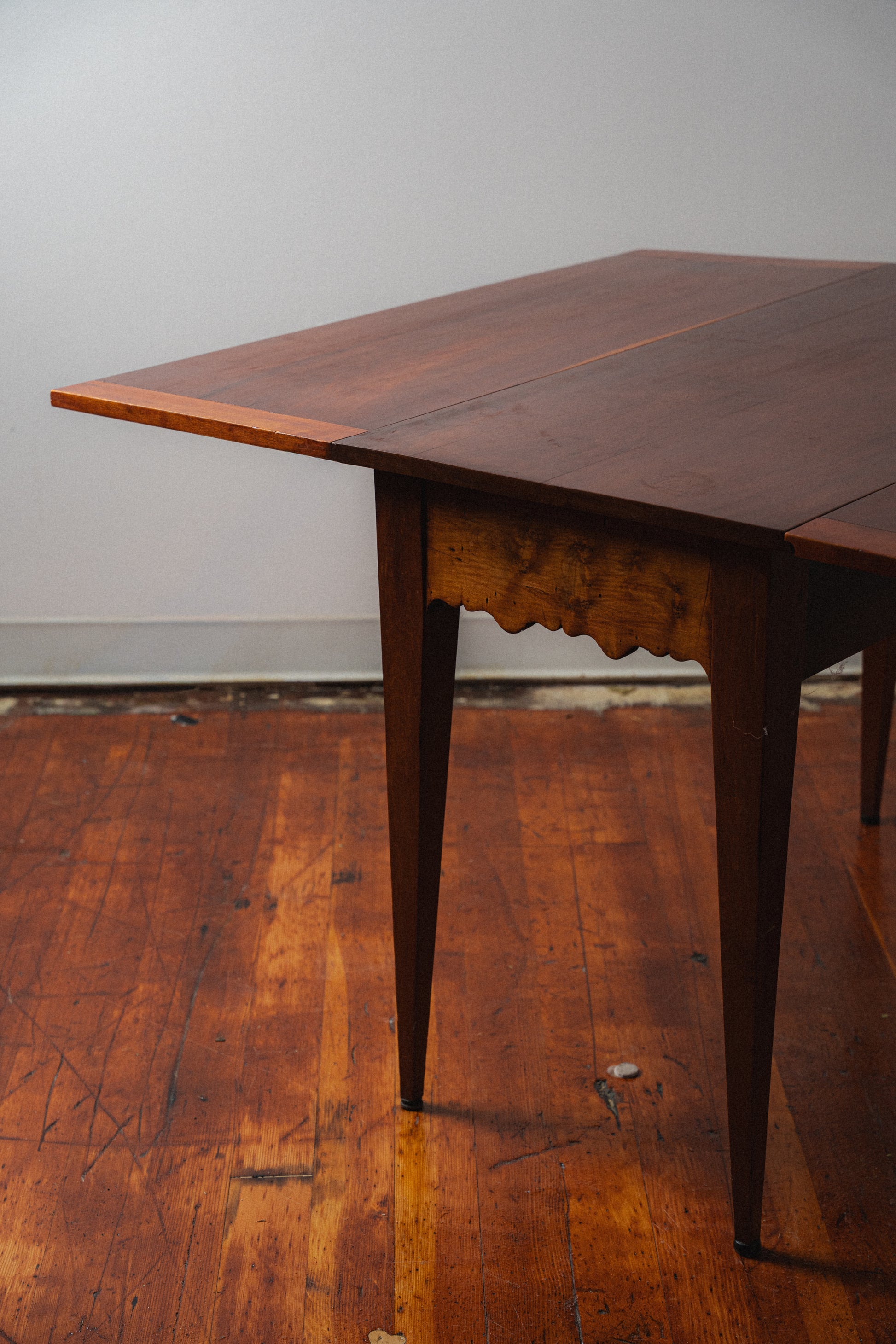 18th Century Georgian Mahogany Drop-Leaf Table