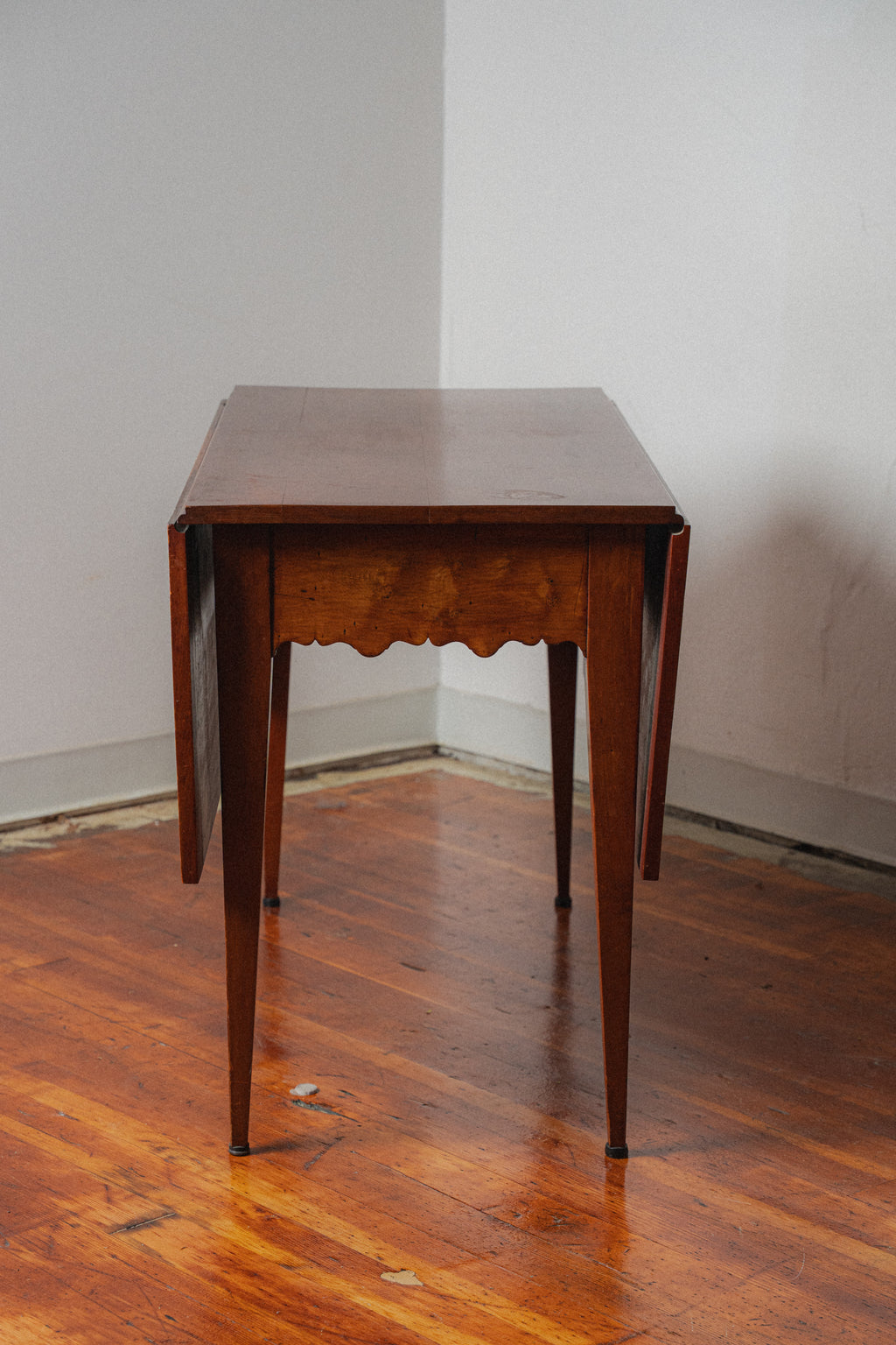 18th Century Georgian Mahogany Drop-Leaf Table