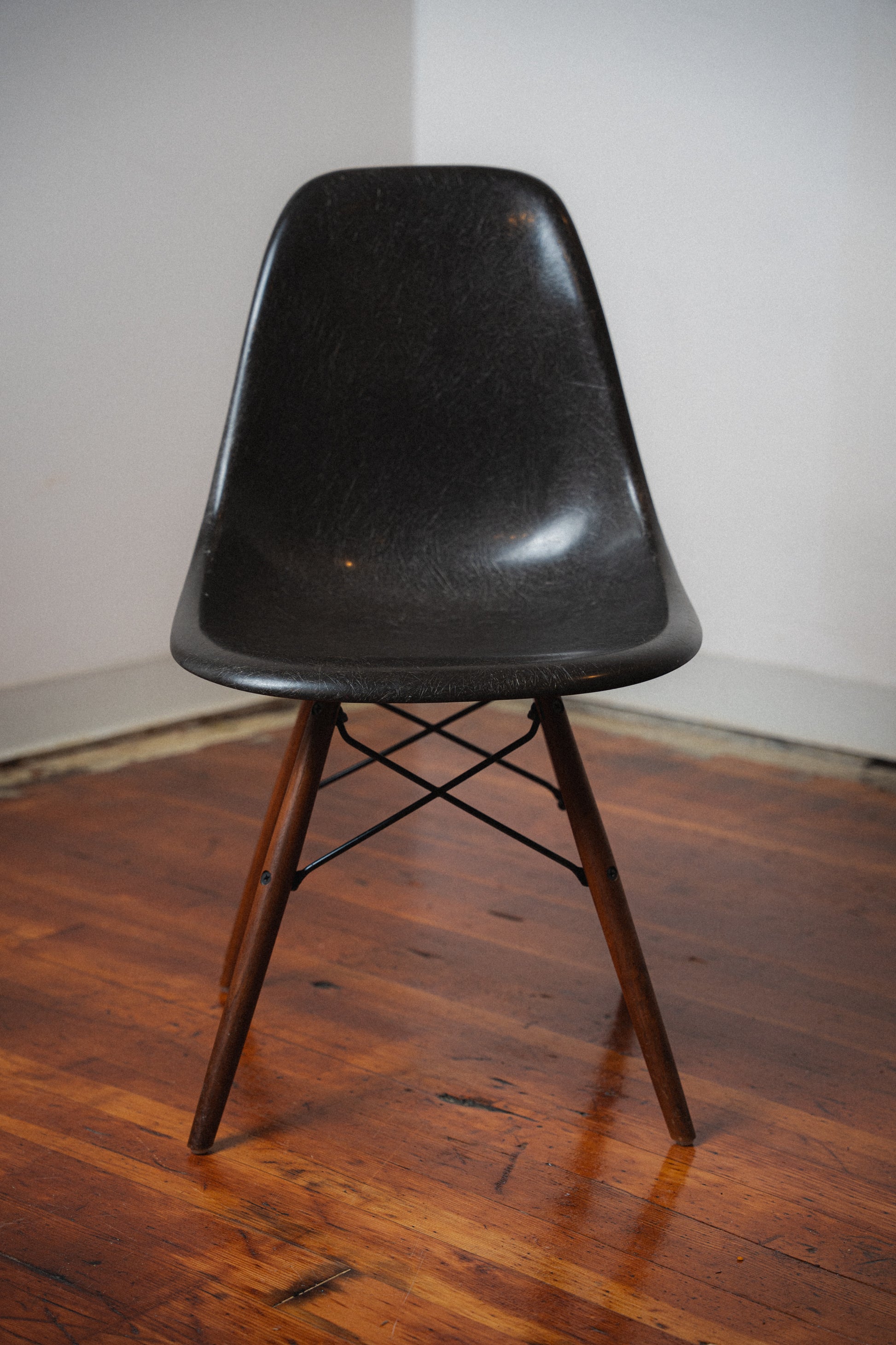 Molded Fiberglass Chair by Charles & Ray Eames for Herman Miller (4th Gen)