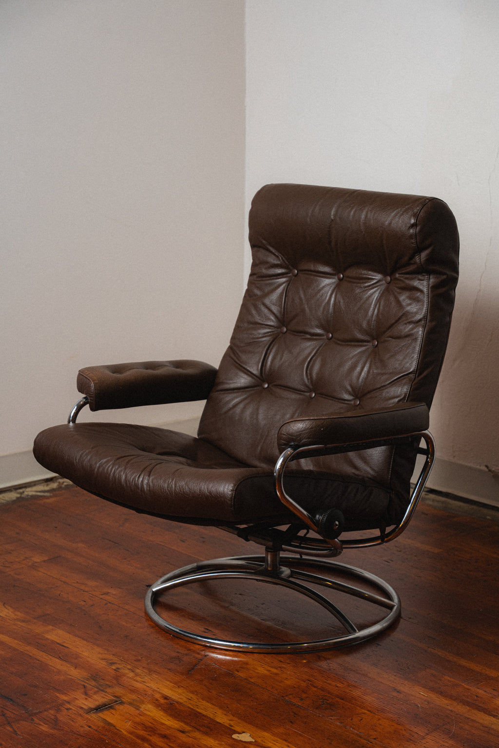 Ekornes Stressless Lounge Chair + Ottoman