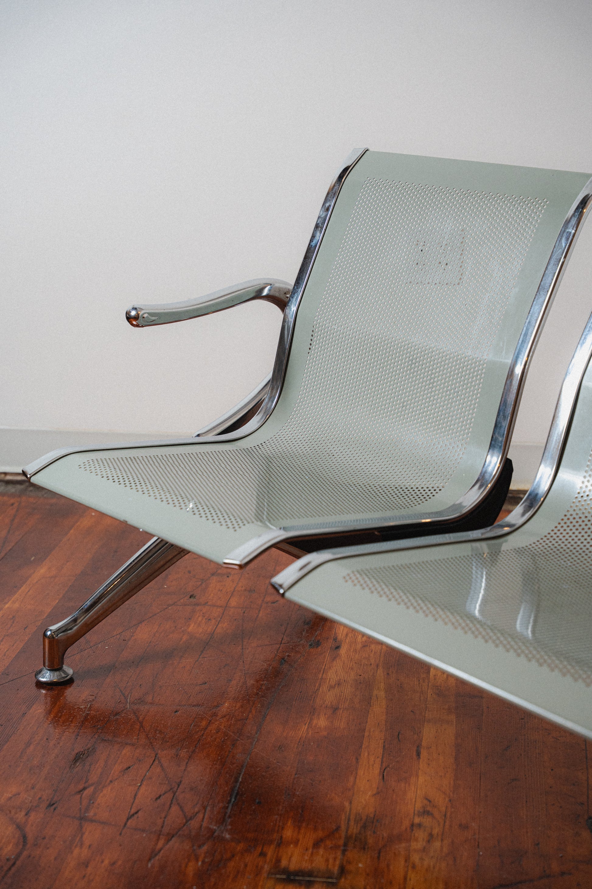 Eames-Style Aluminum Airport Bench Seat