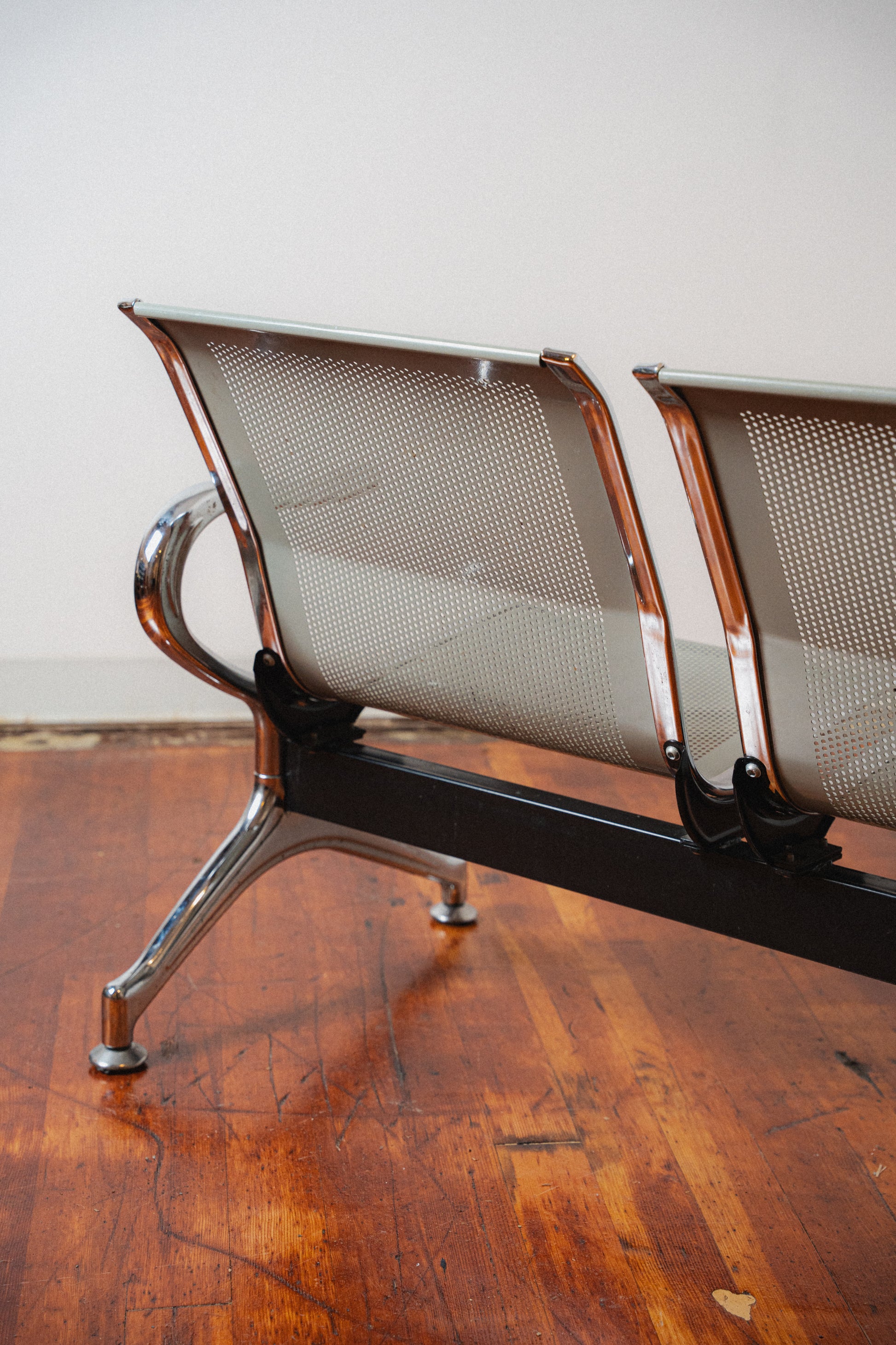 Eames-Style Aluminum Airport Bench Seat
