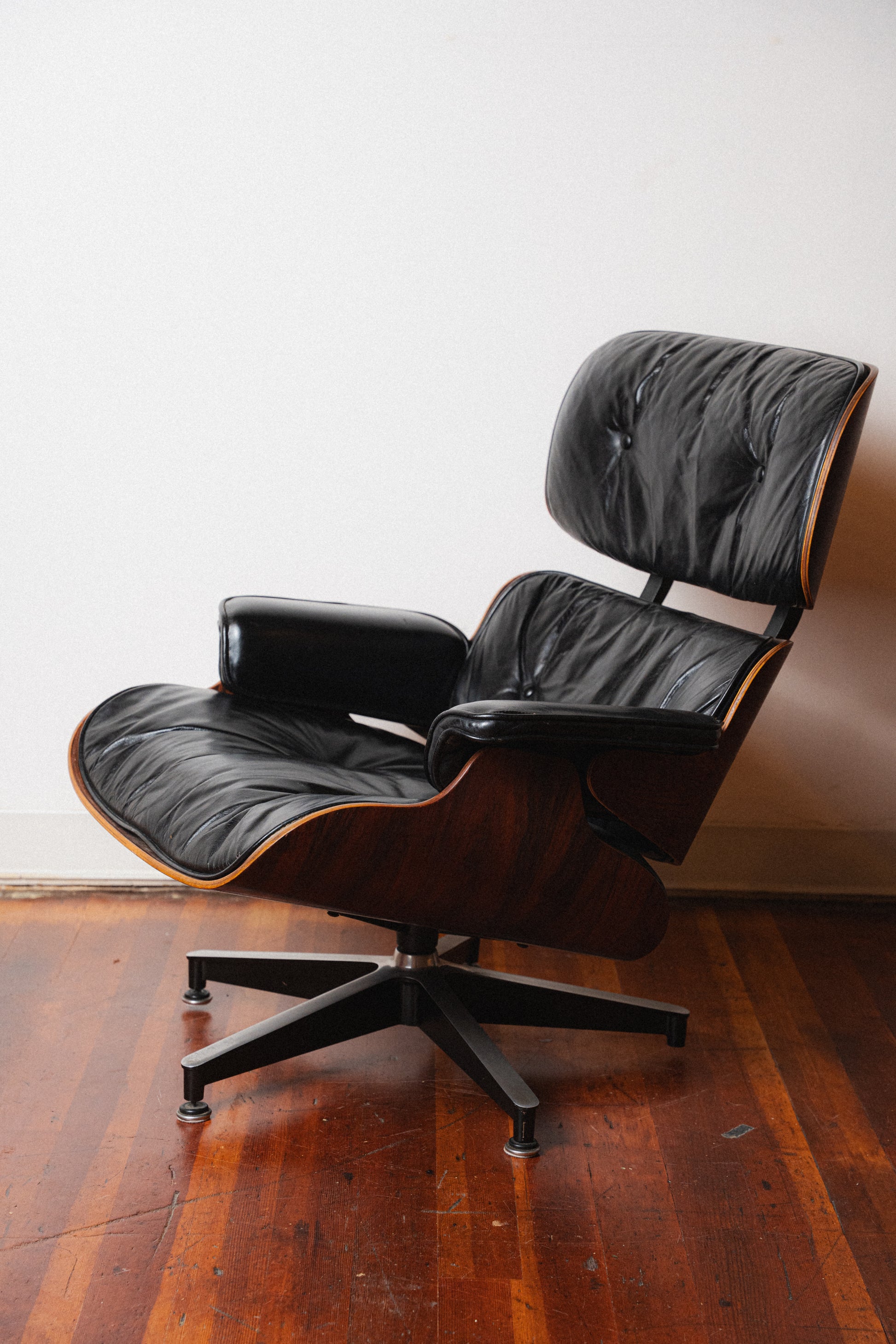 1960s 2nd Generation Eames 670 Lounge Chair with 671 Ottoman by Charles & Ray Eames for Herman Miller