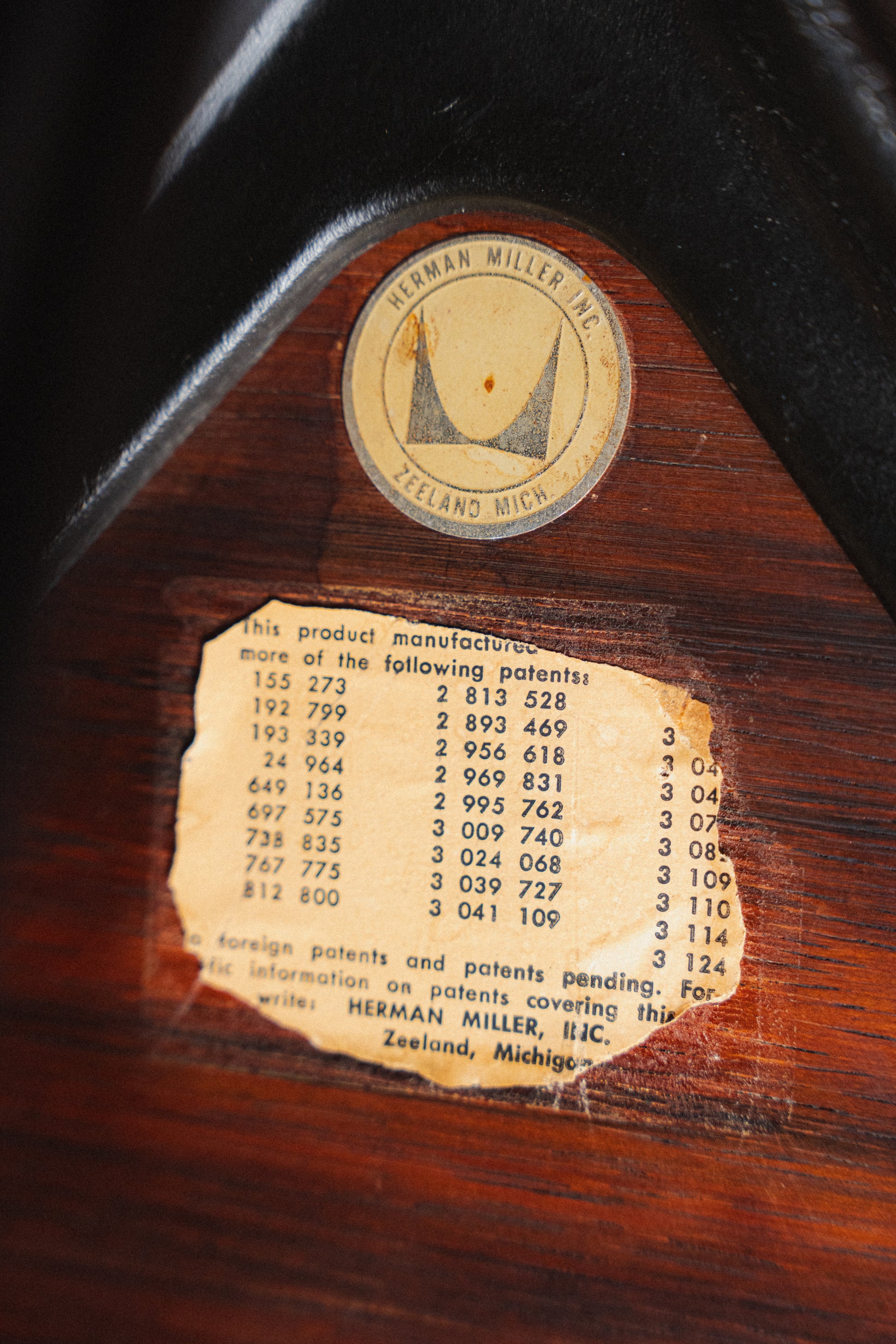 1960s 2nd Generation Eames 670 Lounge Chair with 671 Ottoman by Charles & Ray Eames for Herman Miller