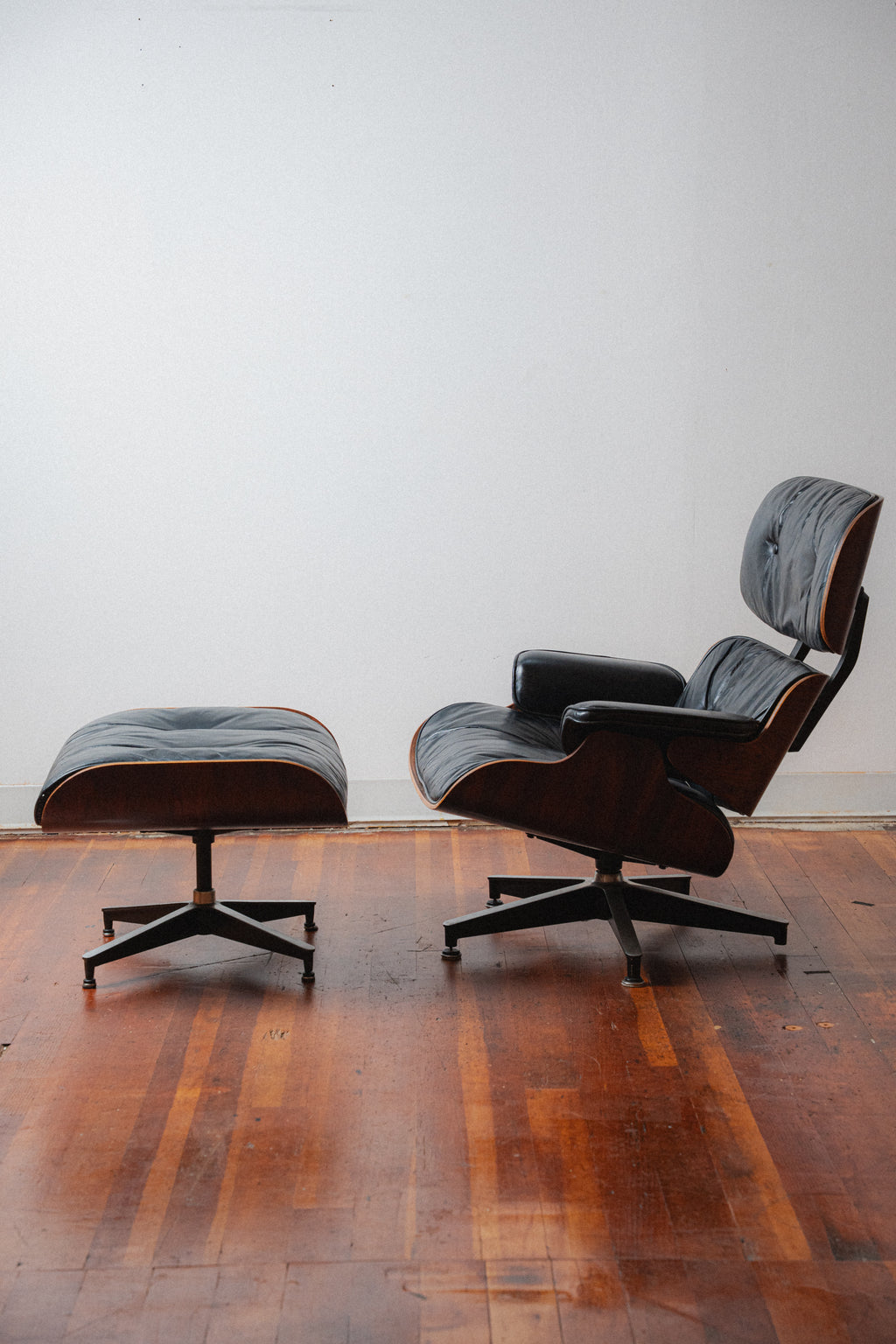1960s 2nd Generation Eames 670 Lounge Chair with 671 Ottoman by Charles & Ray Eames for Herman Miller