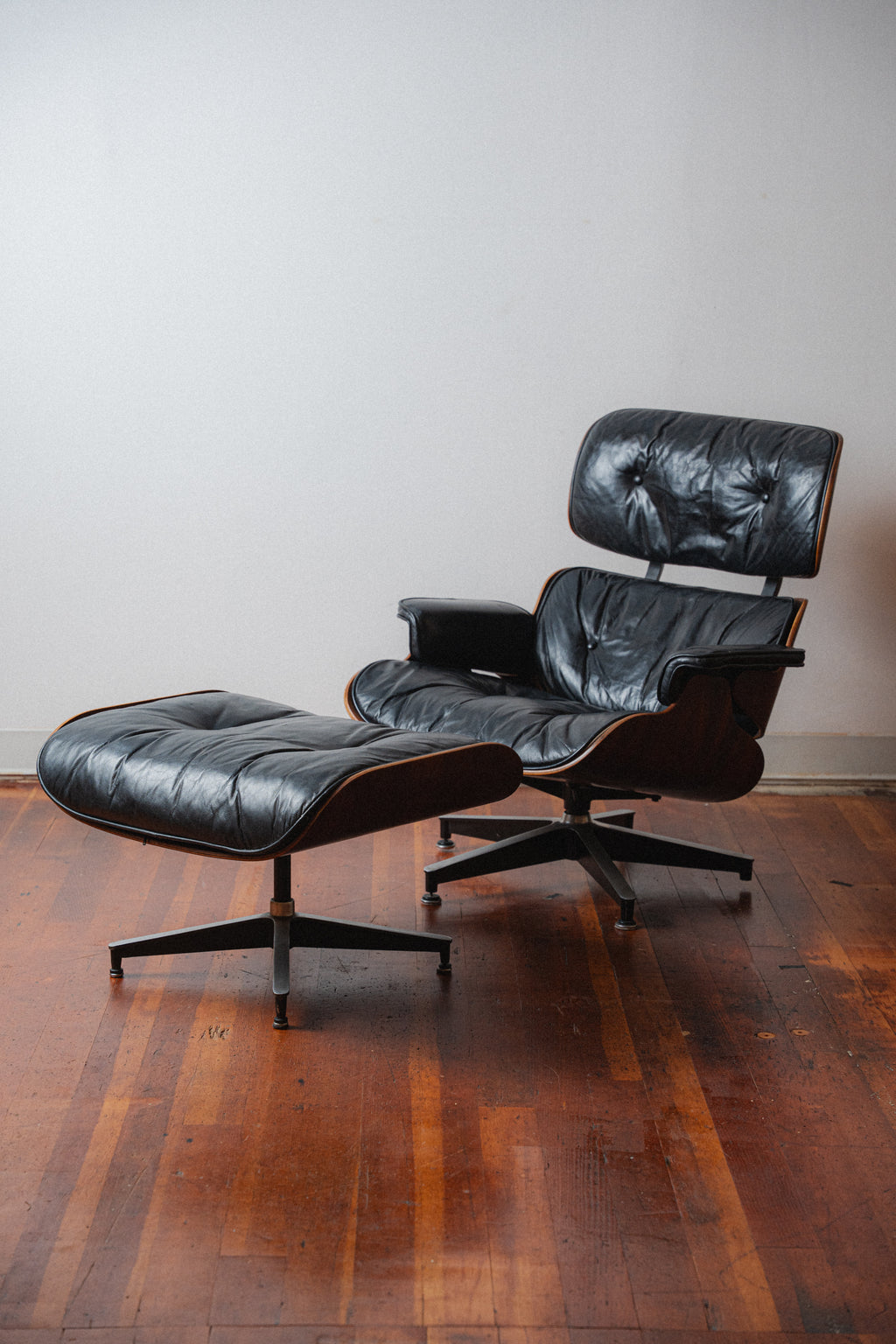 1960s 2nd Generation Eames 670 Lounge Chair with 671 Ottoman by Charles & Ray Eames for Herman Miller