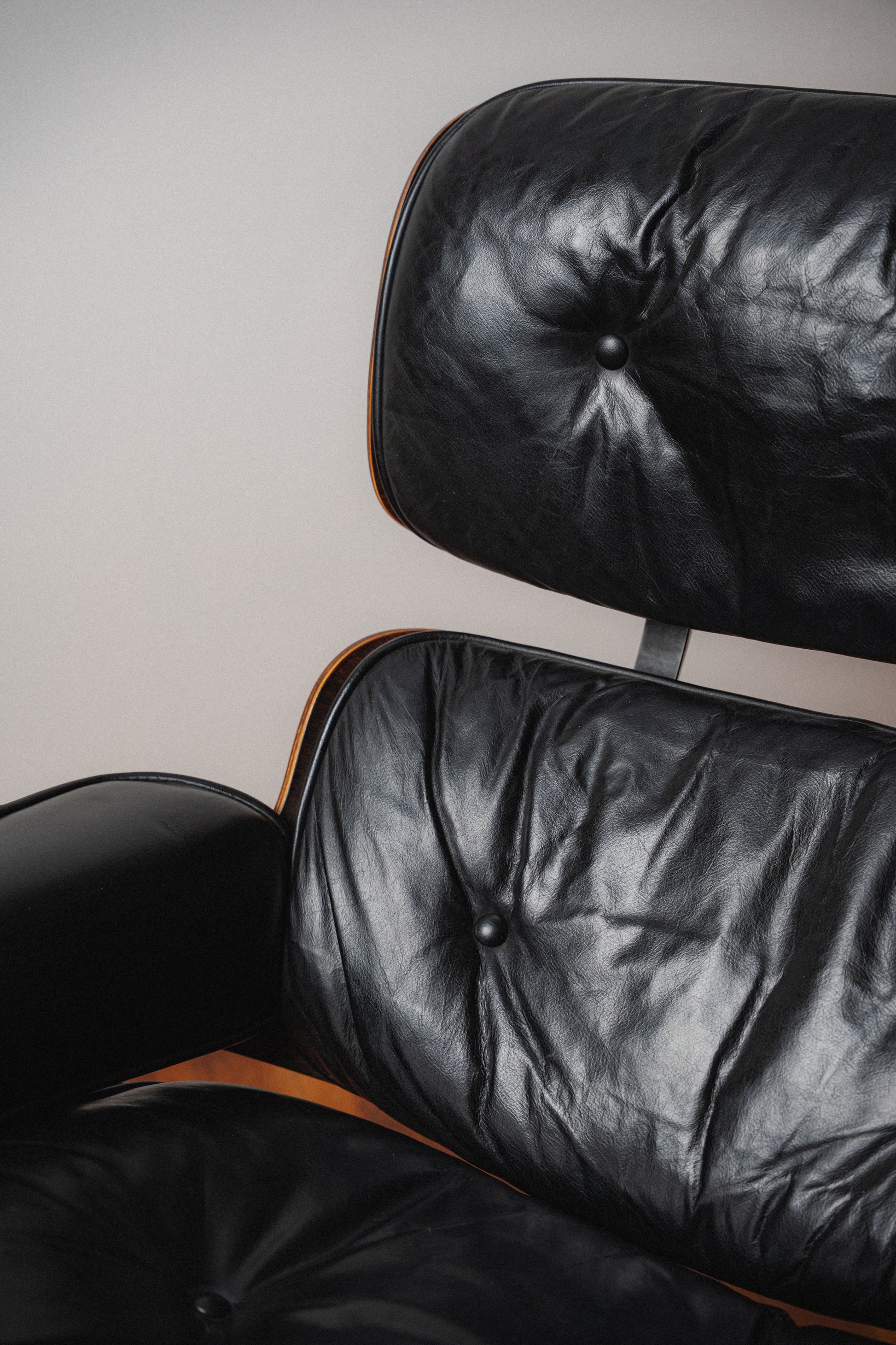 1960s 2nd Generation Eames 670 Lounge Chair with 671 Ottoman by Charles & Ray Eames for Herman Miller