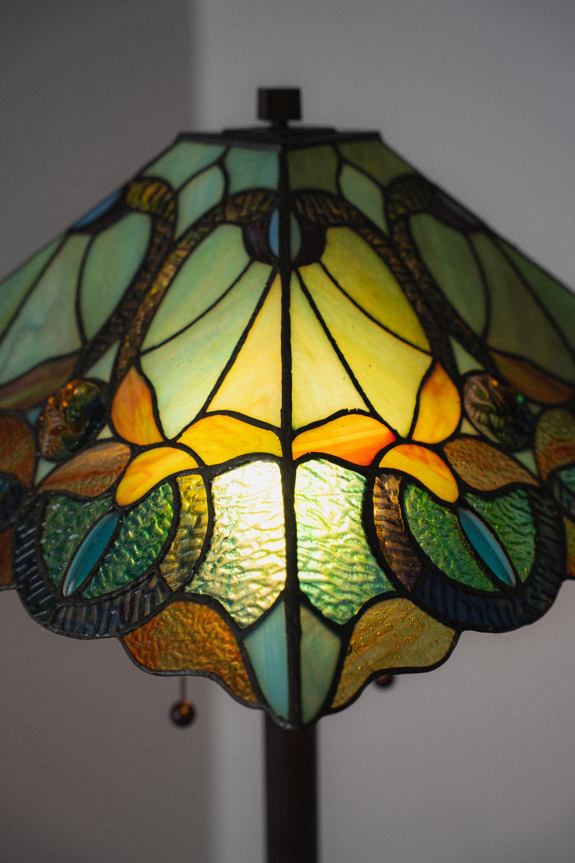 Vintage Tiffany-Style Floor Lamp