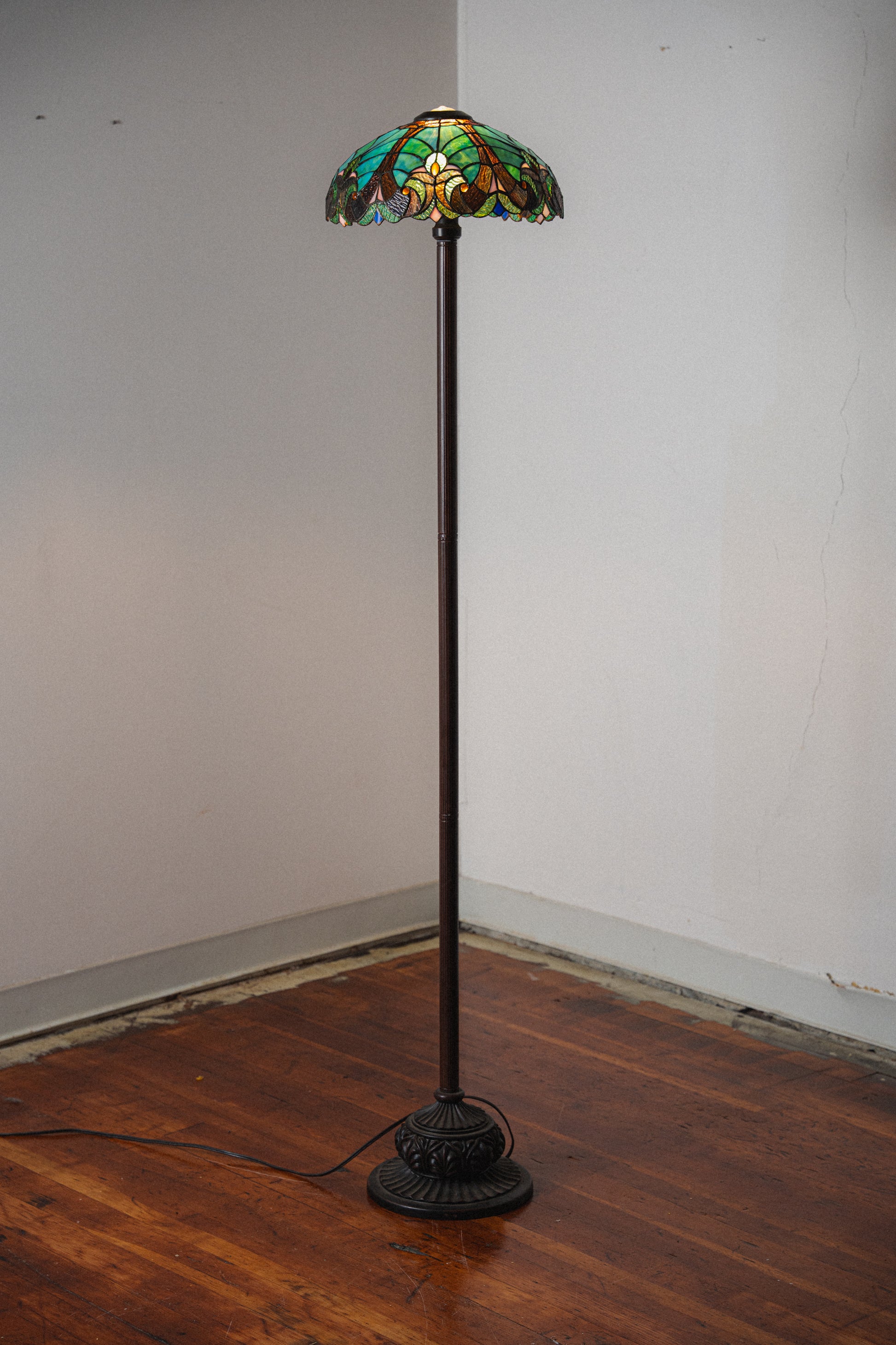 Vintage Tiffany-Style Floor Lamp