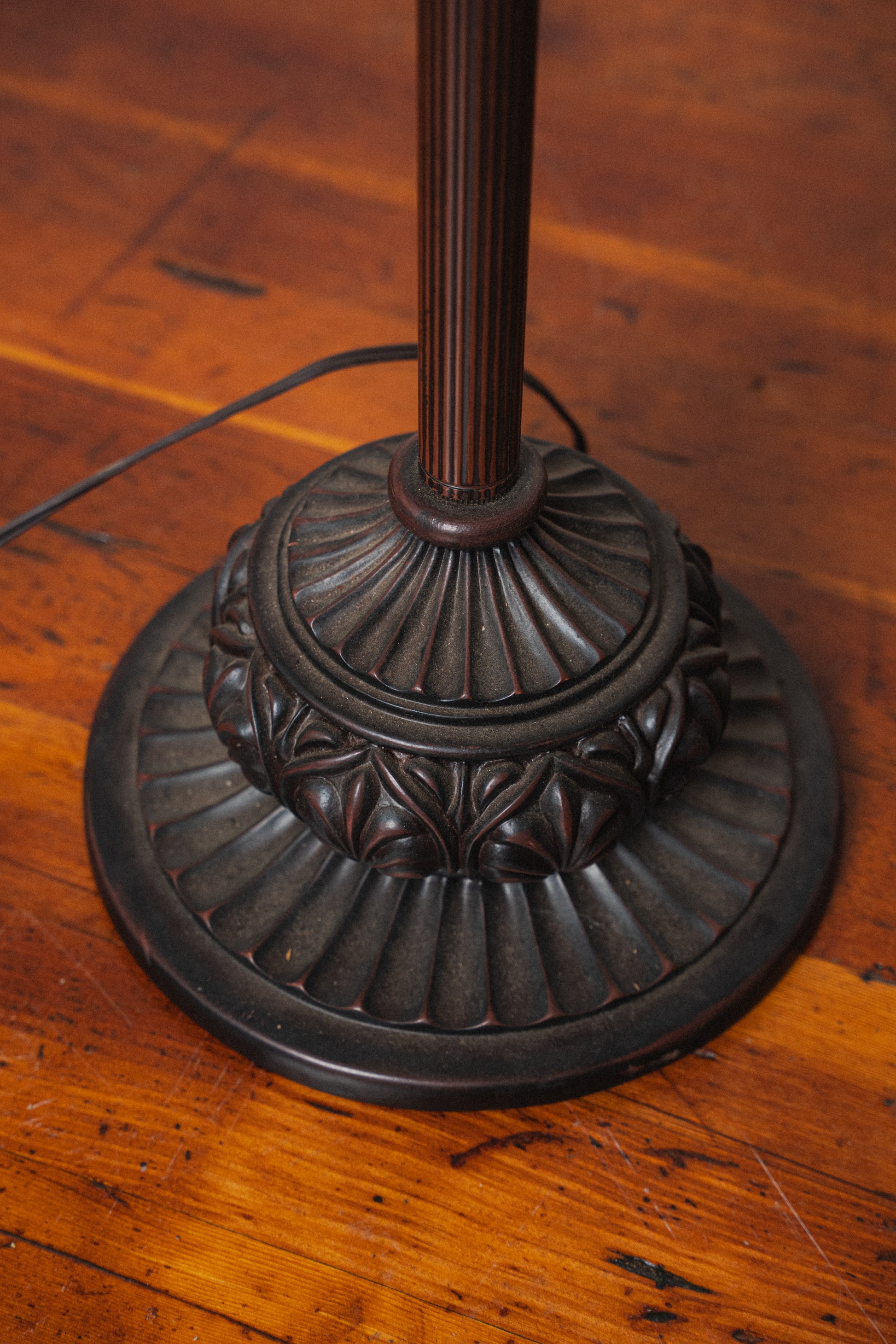 Vintage Tiffany-Style Floor Lamp