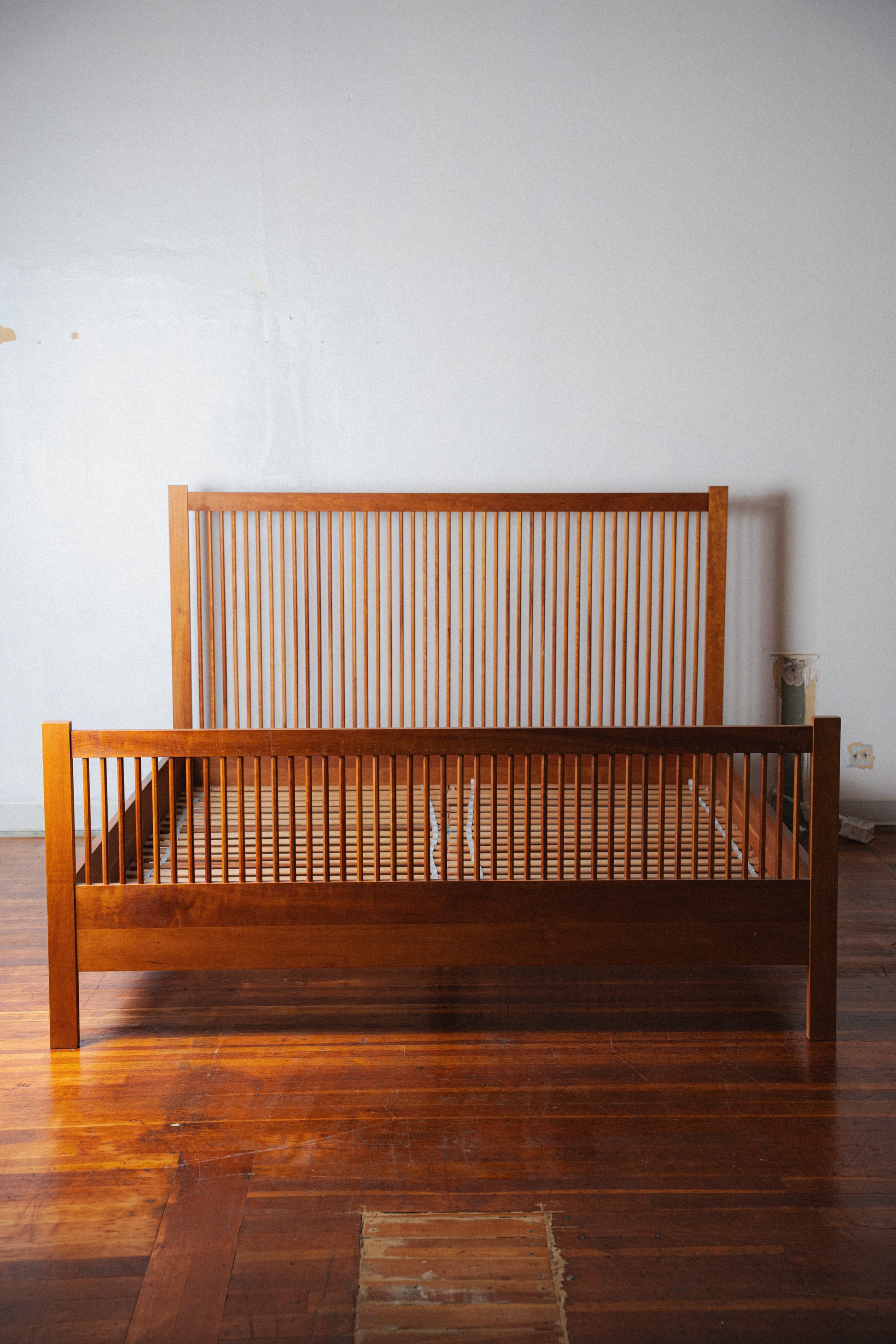 John Kelly J1 Series J-18 Spindle Cherry King Bed Frame
